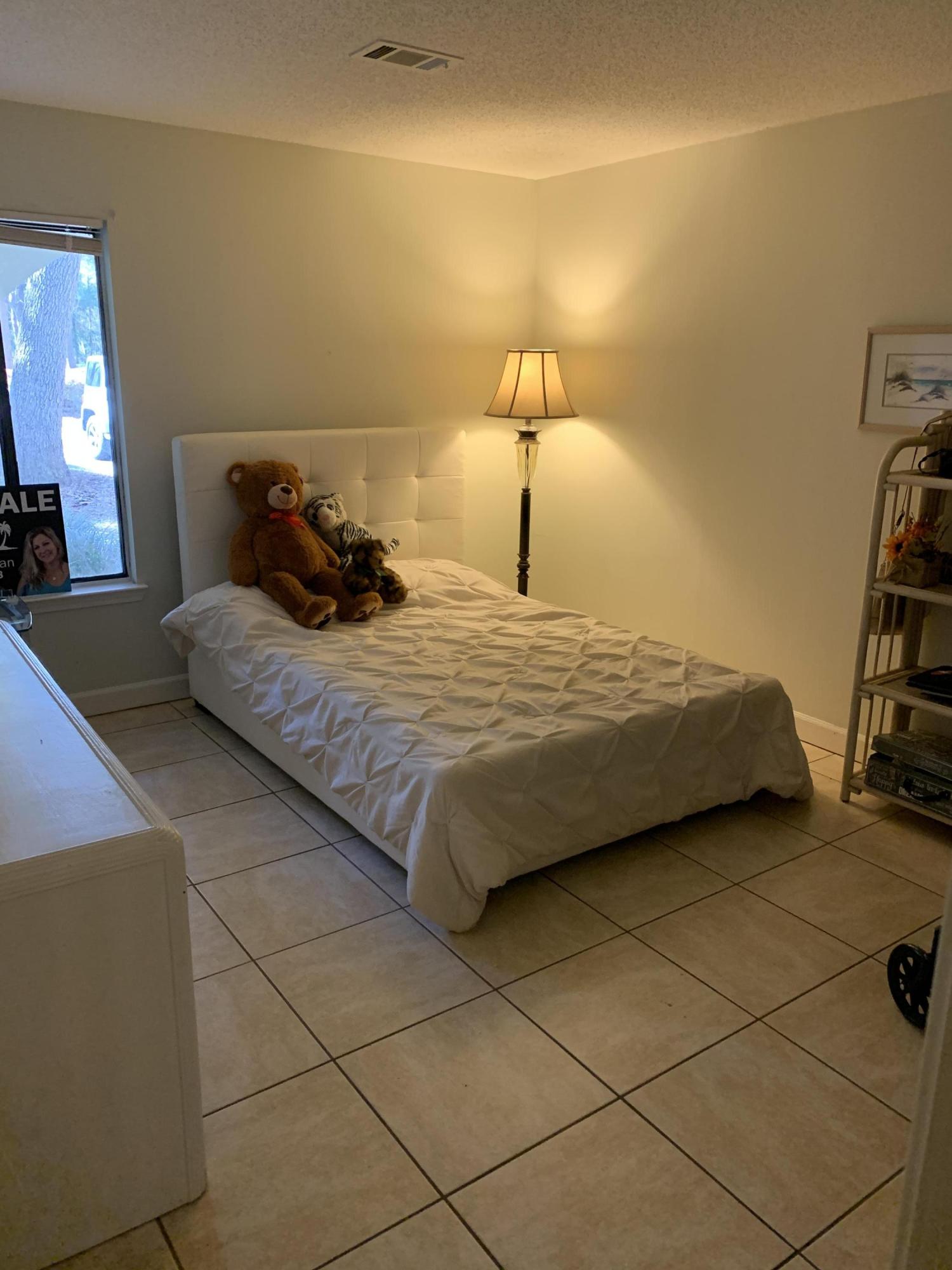 LAKESIDE CONDO AT BLUEWATER BAY - Residential