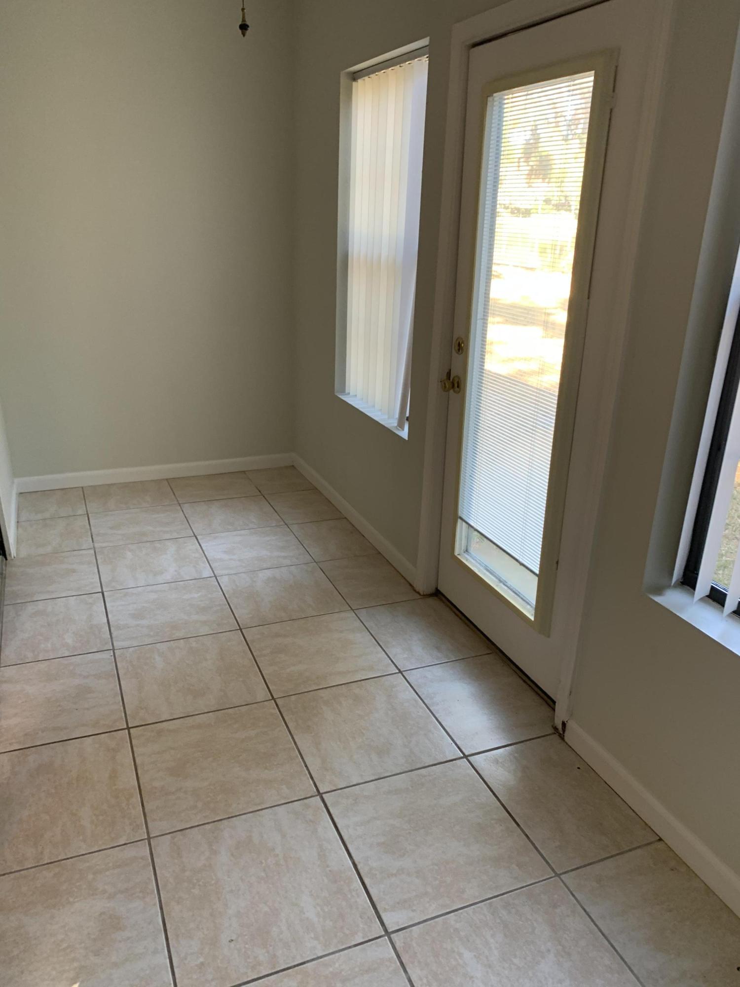 LAKESIDE CONDO AT BLUEWATER BAY - Residential