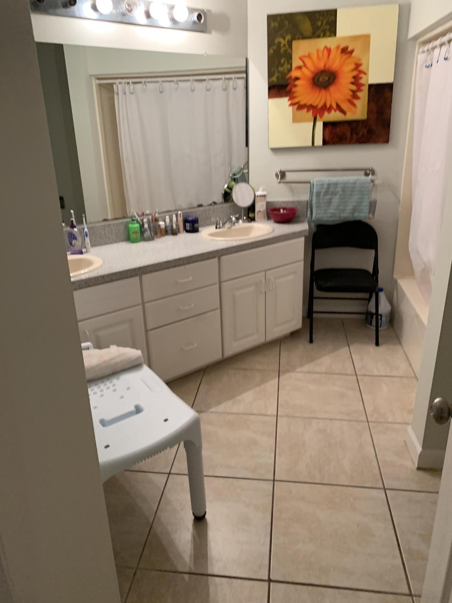 LAKESIDE CONDO AT BLUEWATER BAY - Residential