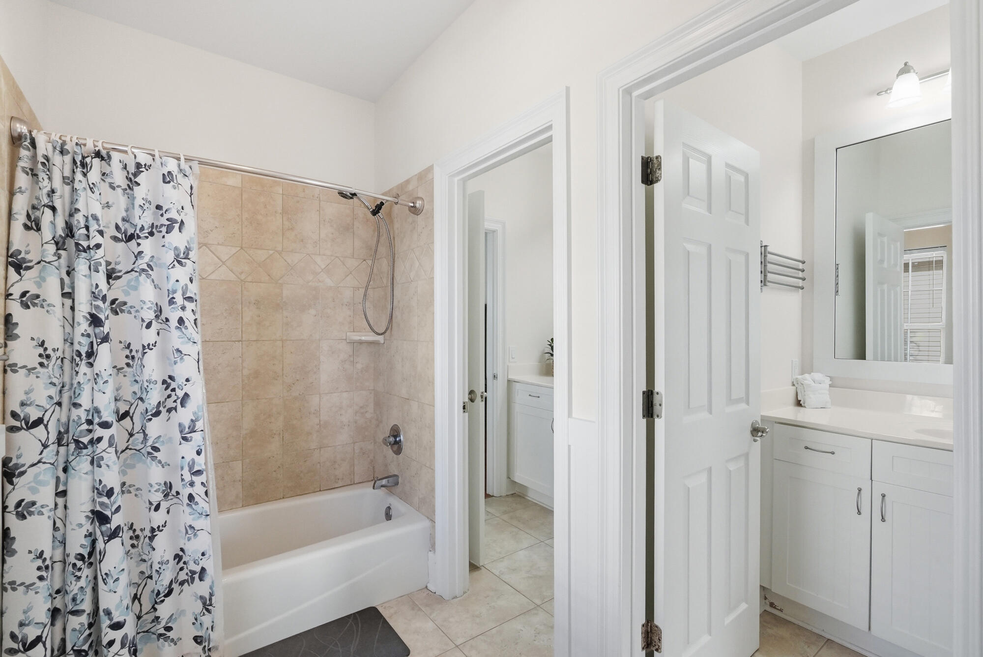 EMERALD WATERS VILLAGE - Residential