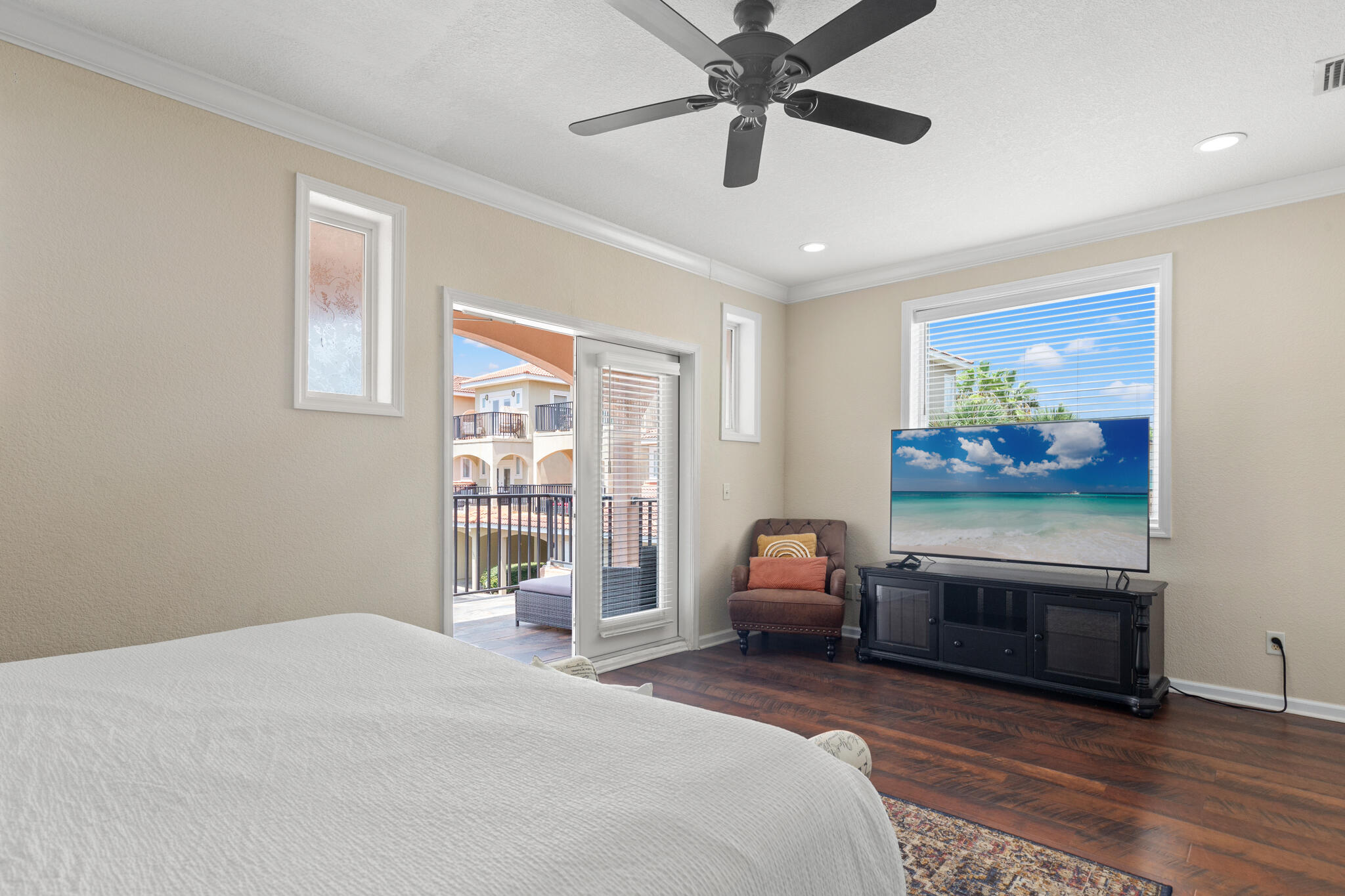 BELLA COSTA - Residential