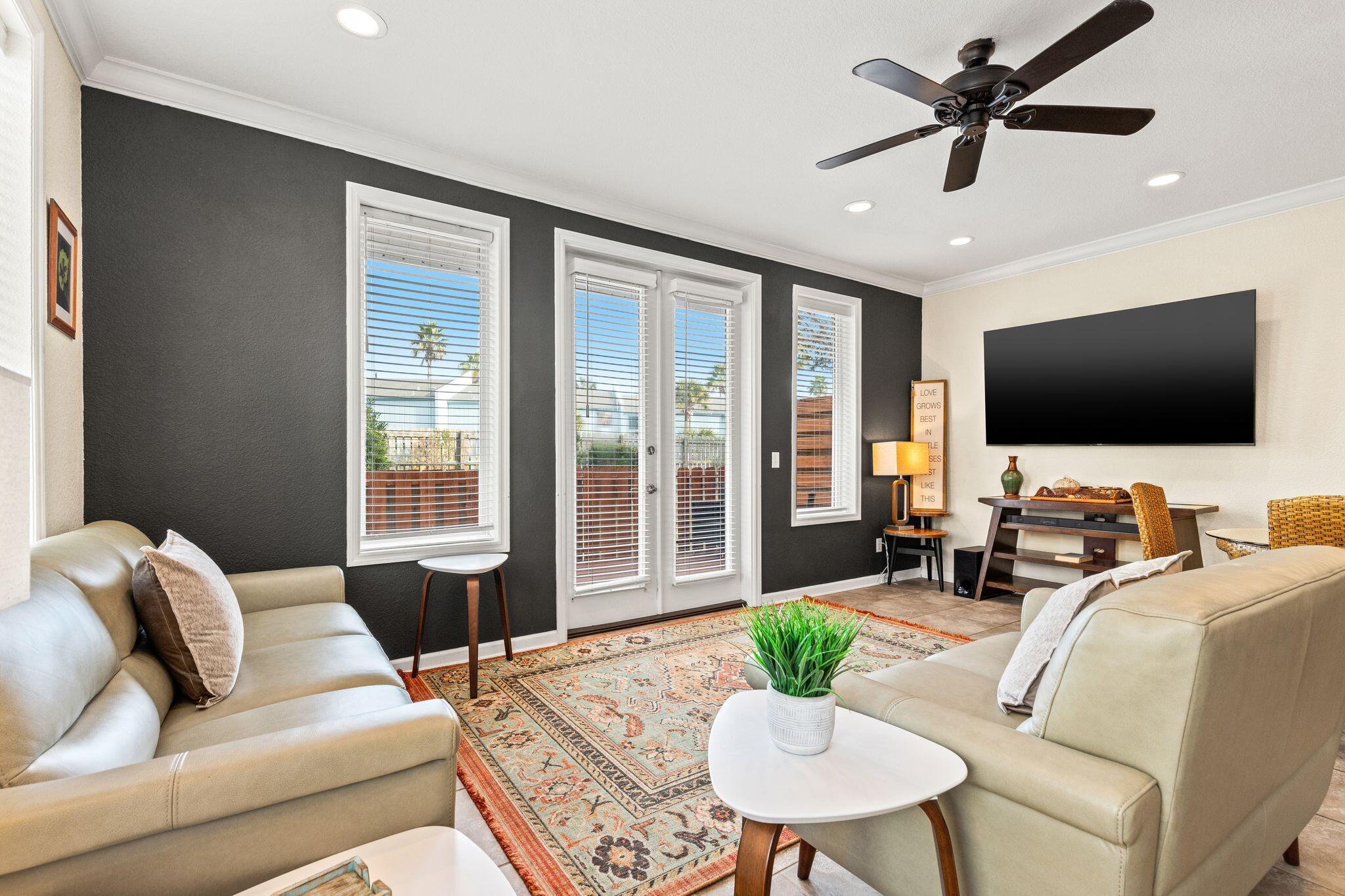 BELLA COSTA - Residential