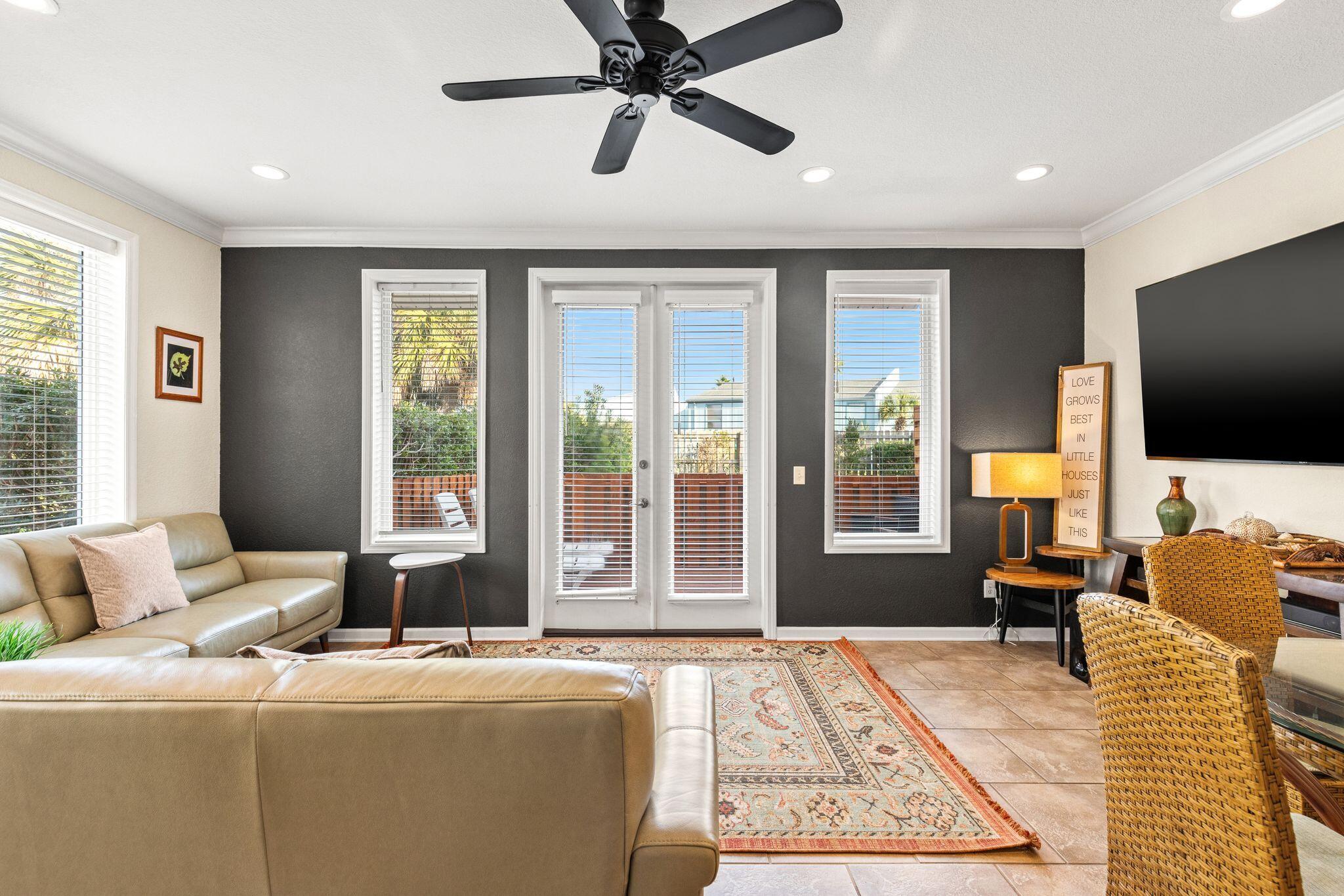 BELLA COSTA - Residential