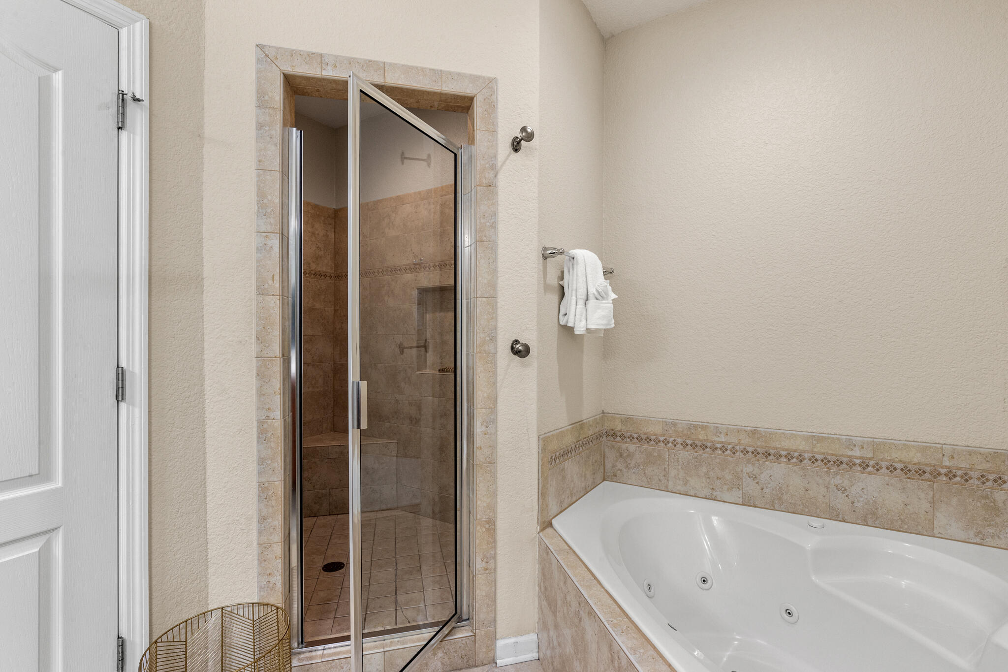 BELLA COSTA - Residential