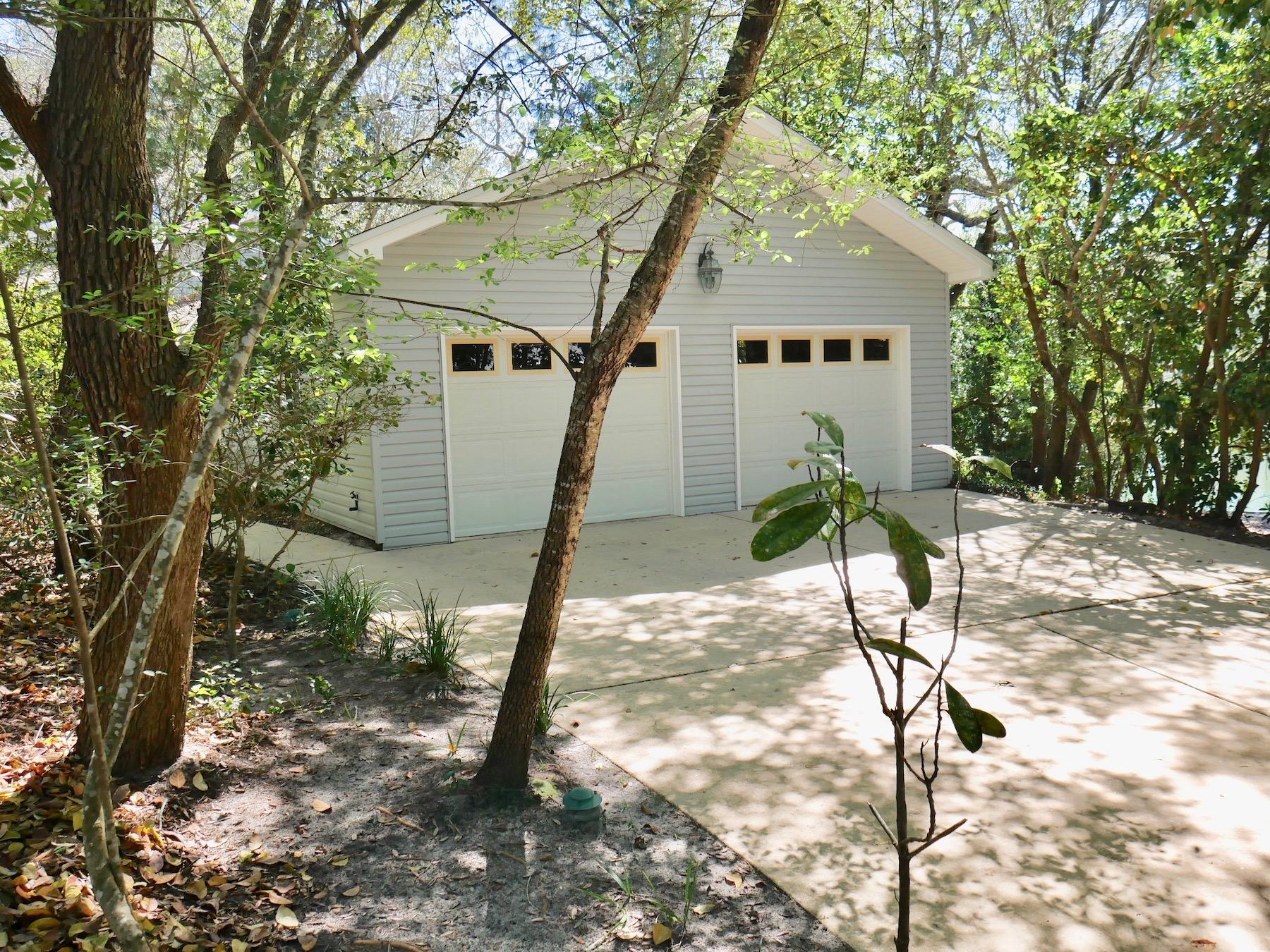 HIDDEN LAKES - Residential