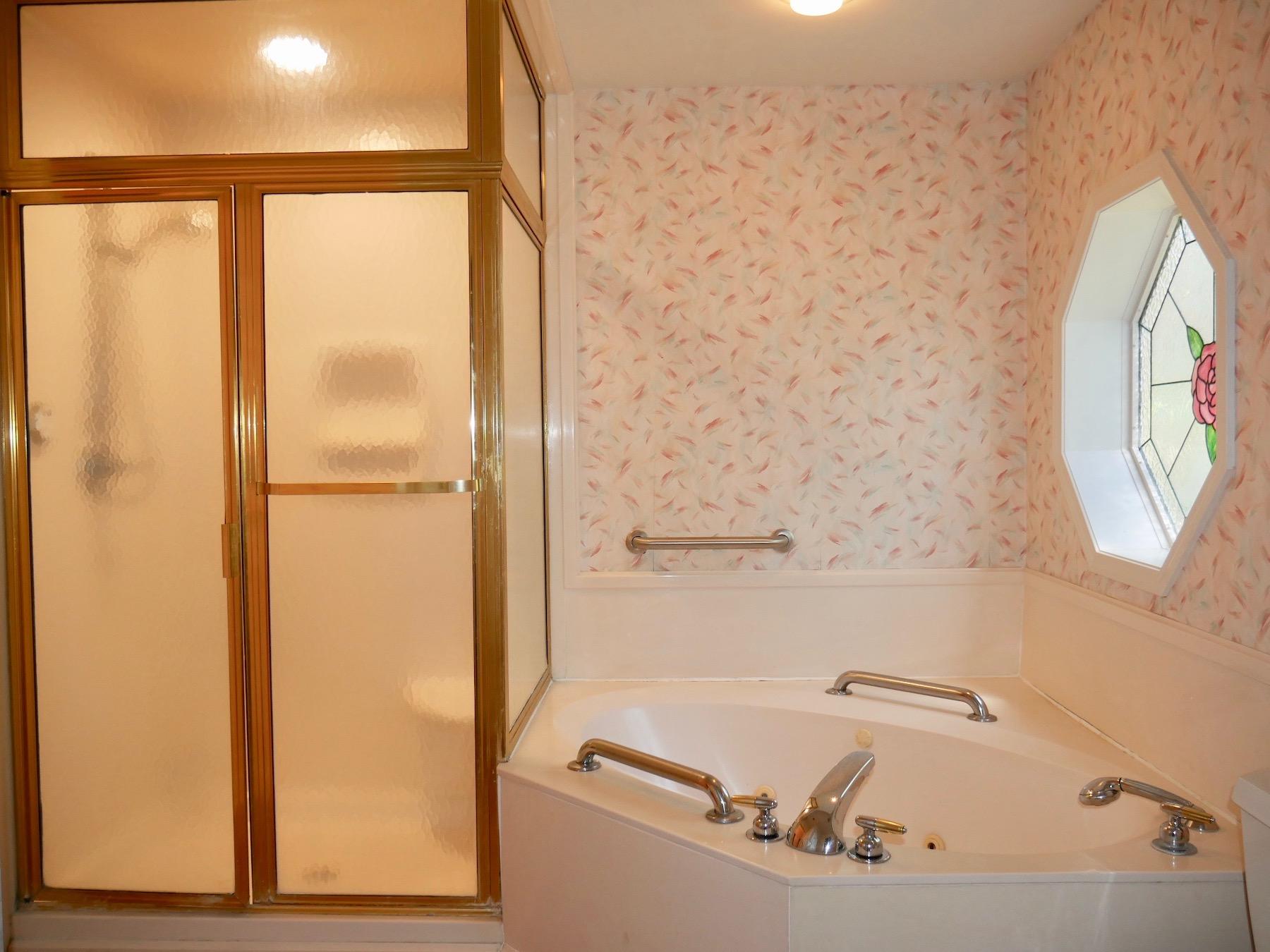 HIDDEN LAKES - Residential