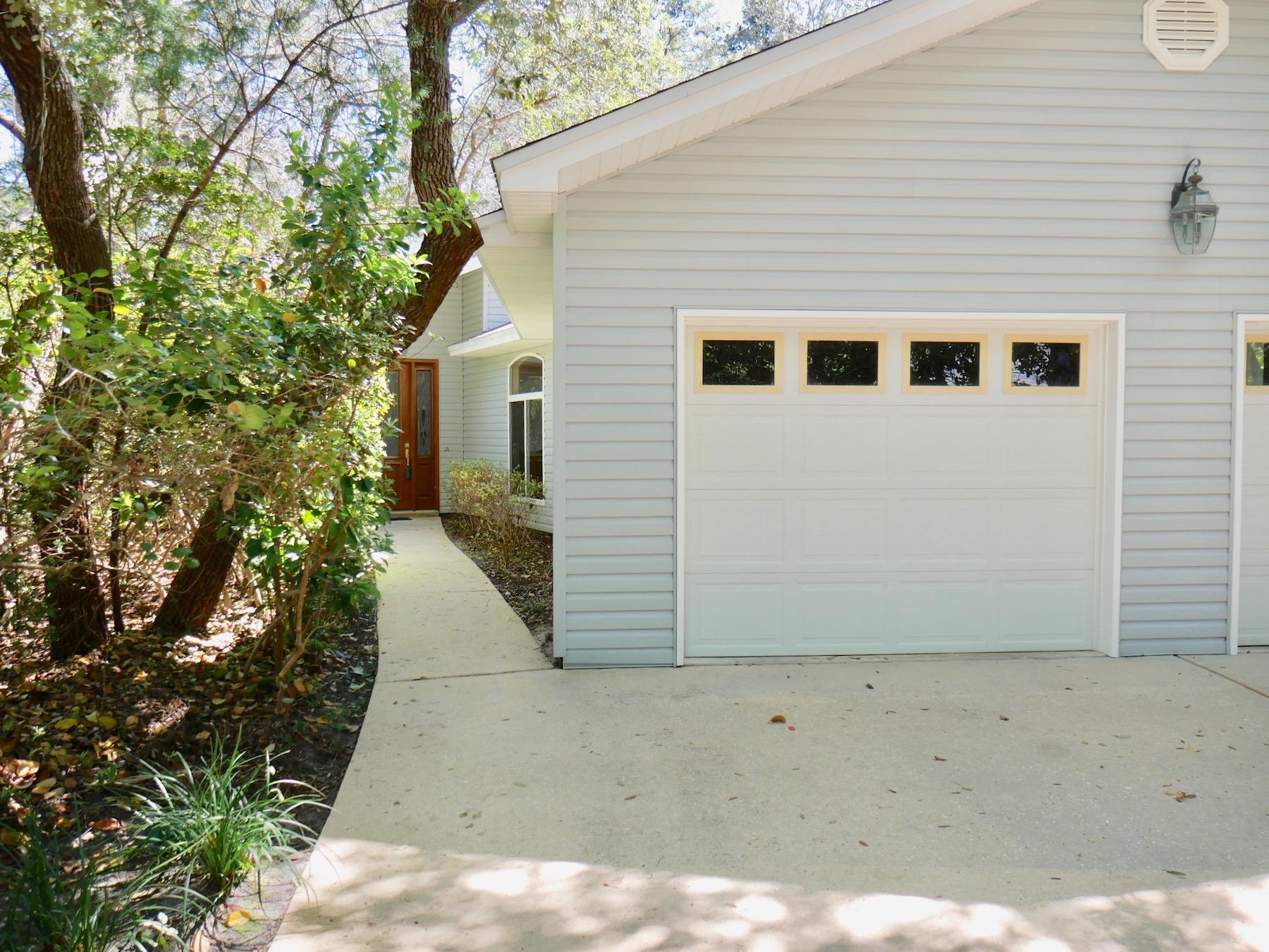 HIDDEN LAKES - Residential