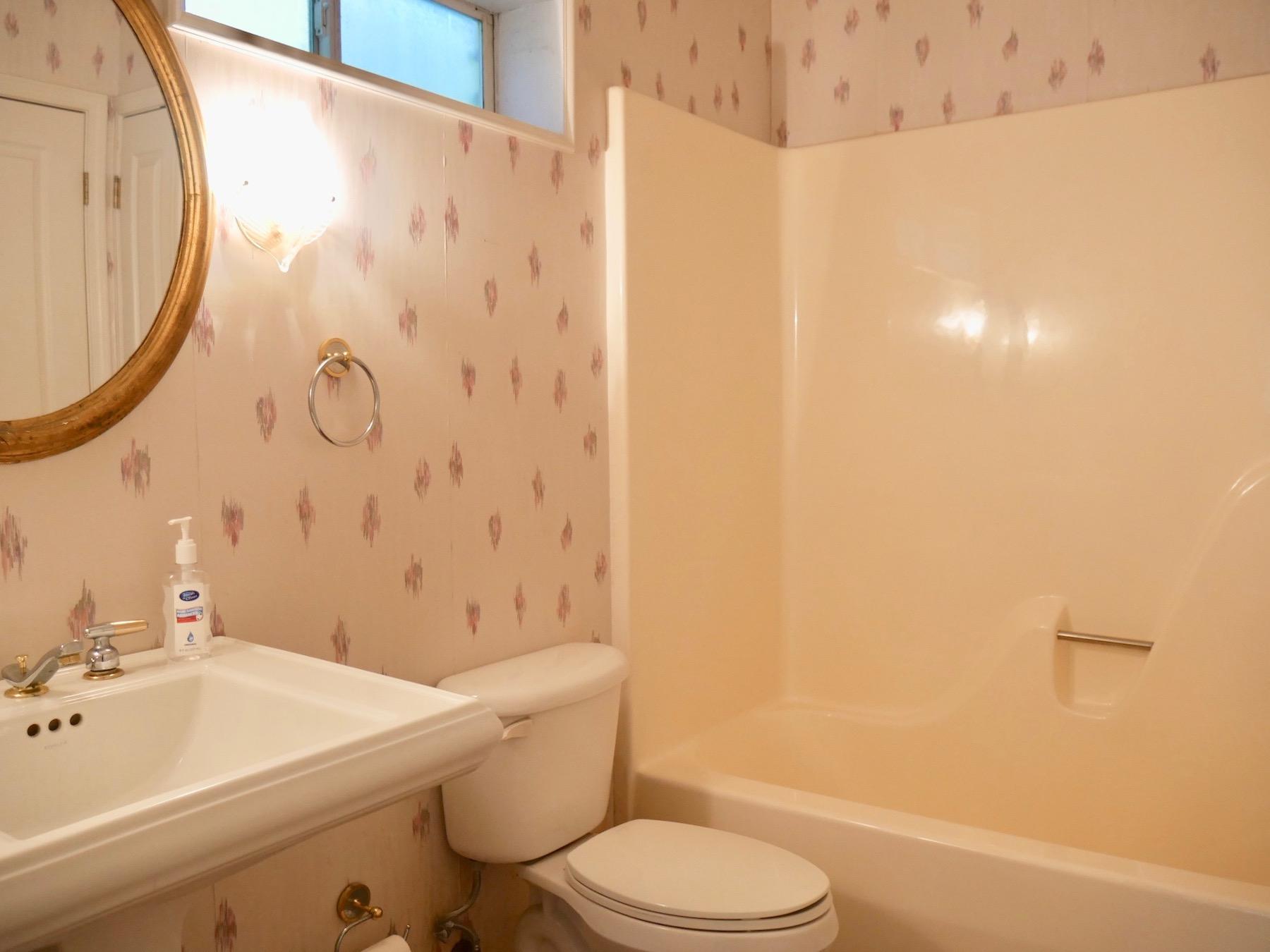 HIDDEN LAKES - Residential