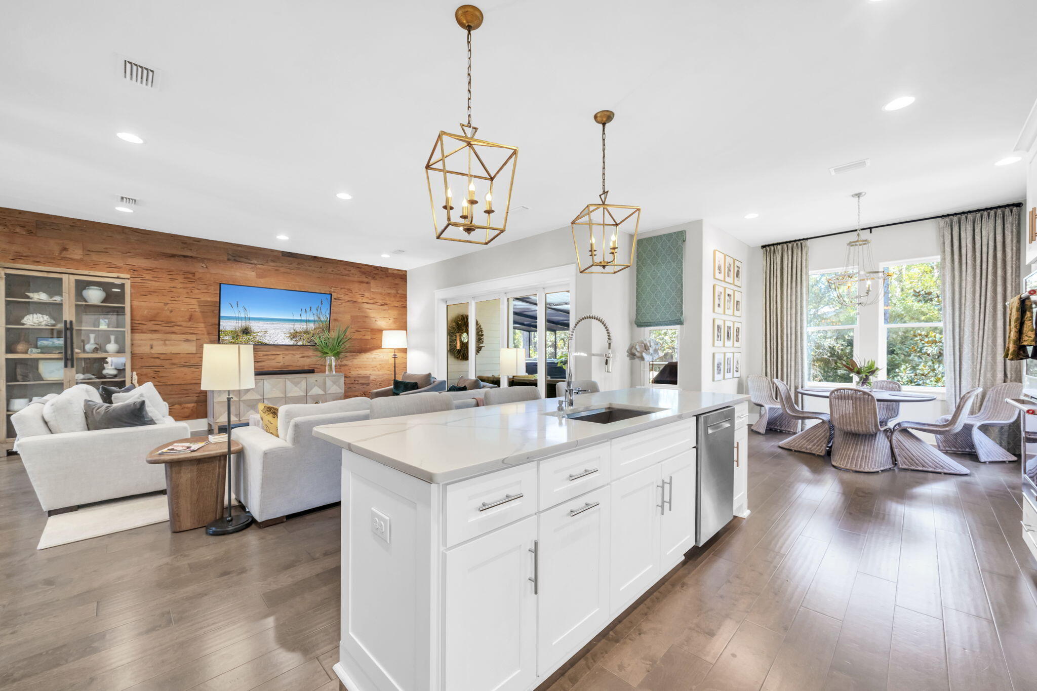 WOODLAND BAYOU ESTATES - Residential