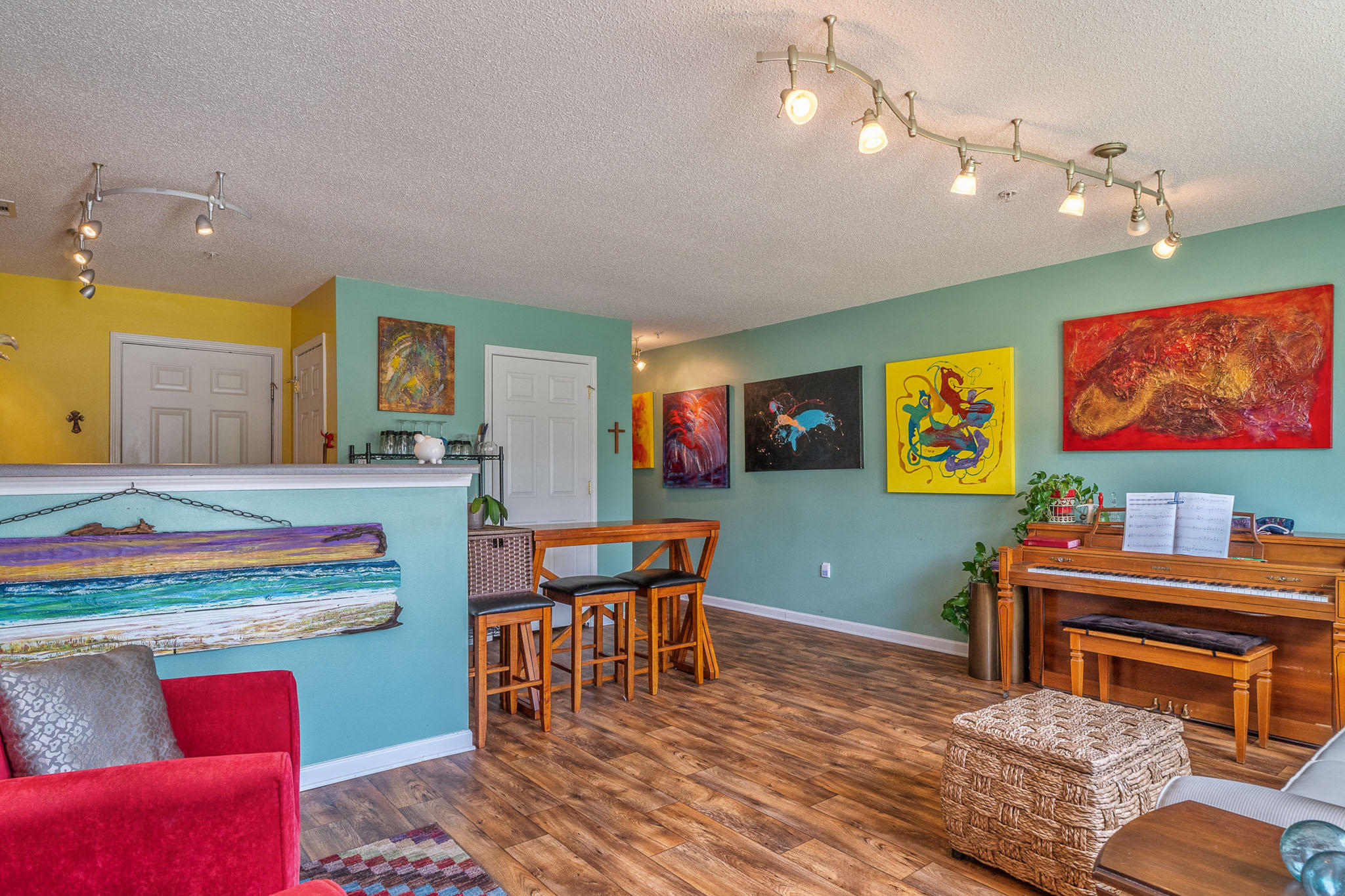 ROLLING PINES - Residential