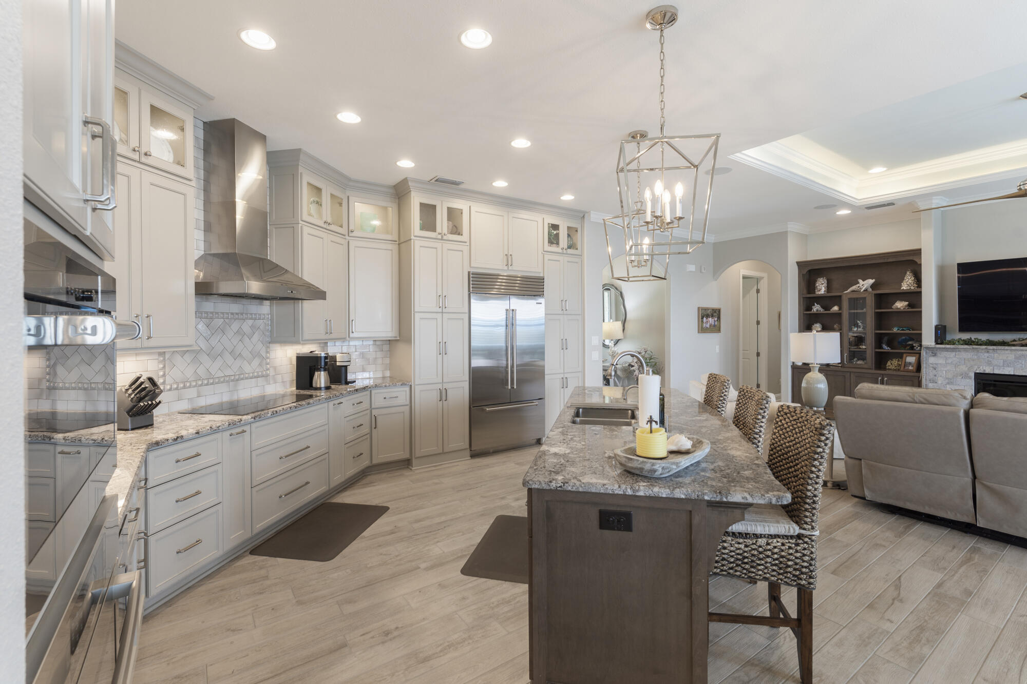 LAGUNA BEACH ESTATES - Residential