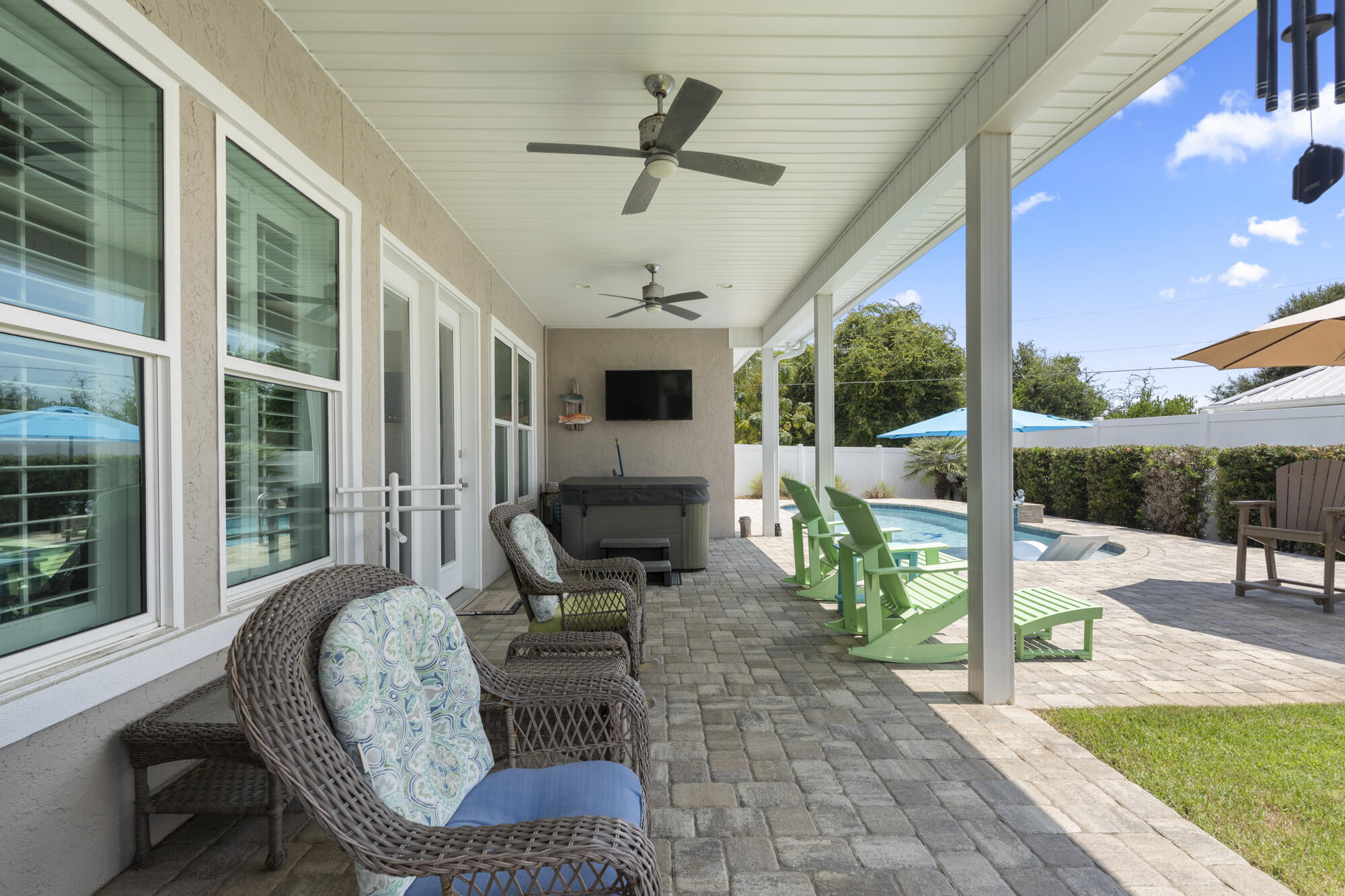 LAGUNA BEACH ESTATES - Residential