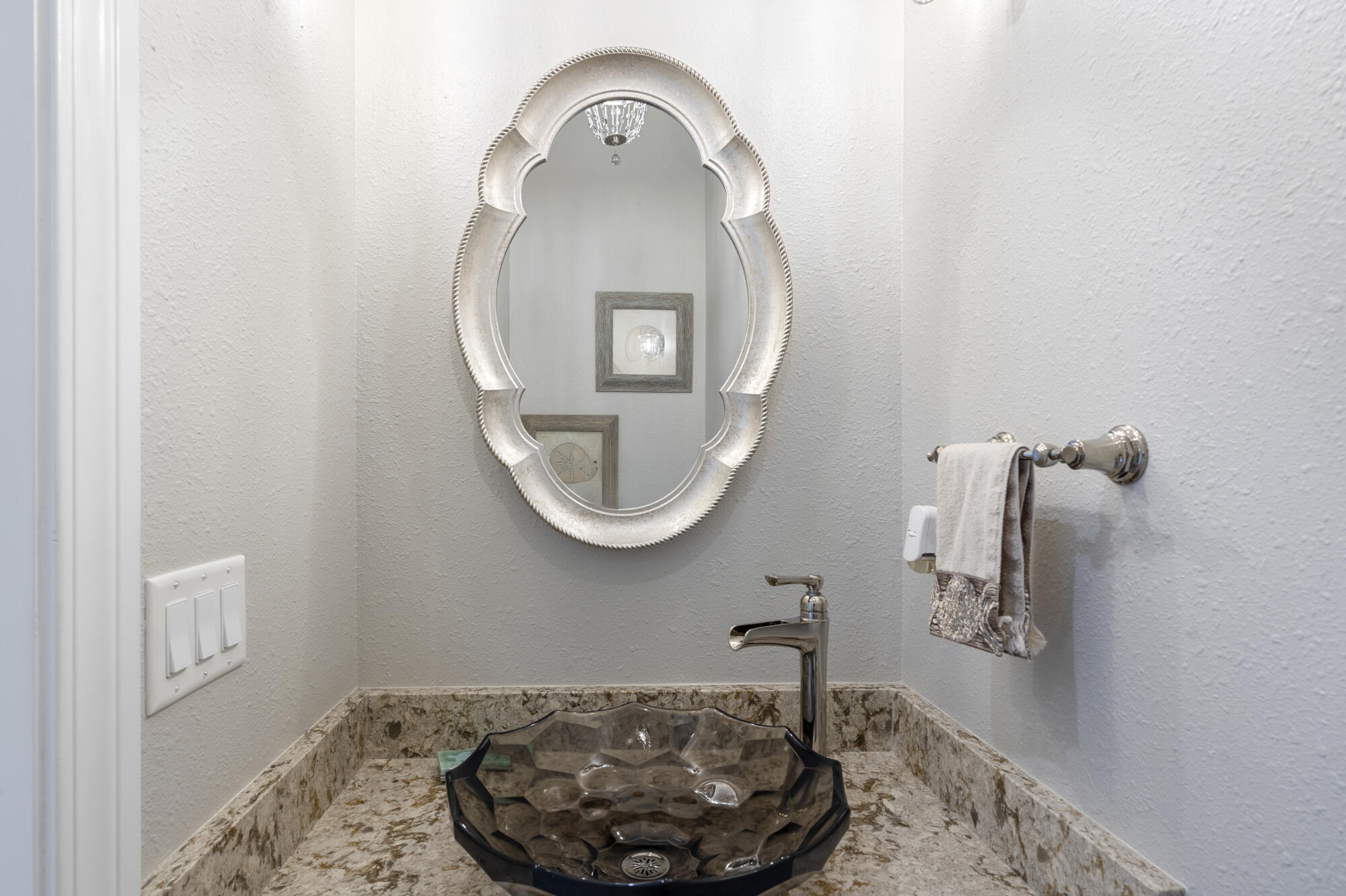 LAGUNA BEACH ESTATES - Residential