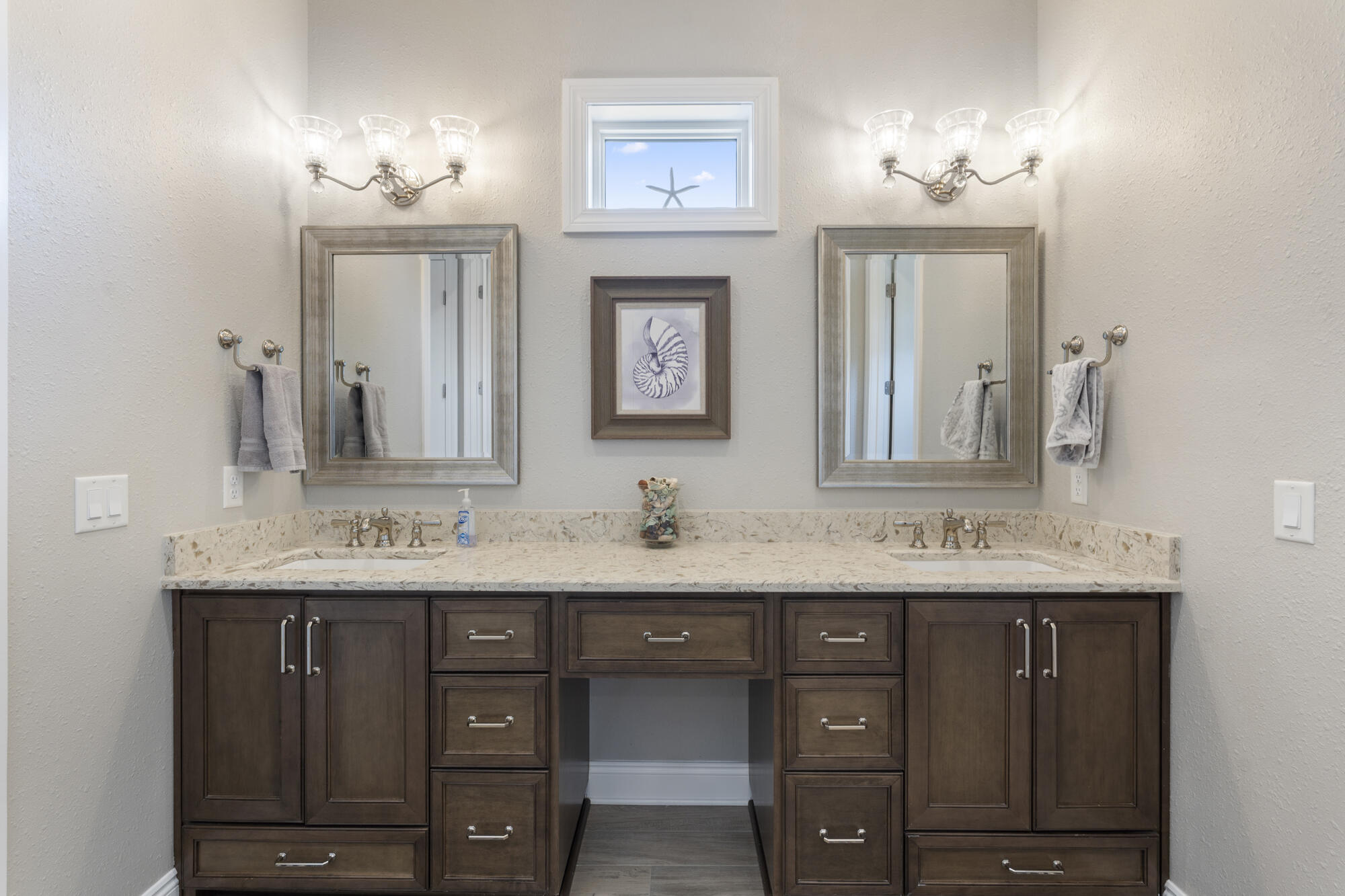 LAGUNA BEACH ESTATES - Residential