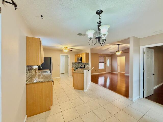 SANDY DUNES - Residential Lease