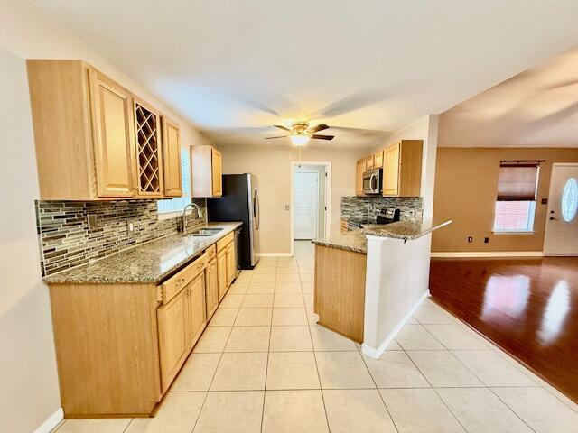 SANDY DUNES - Residential Lease