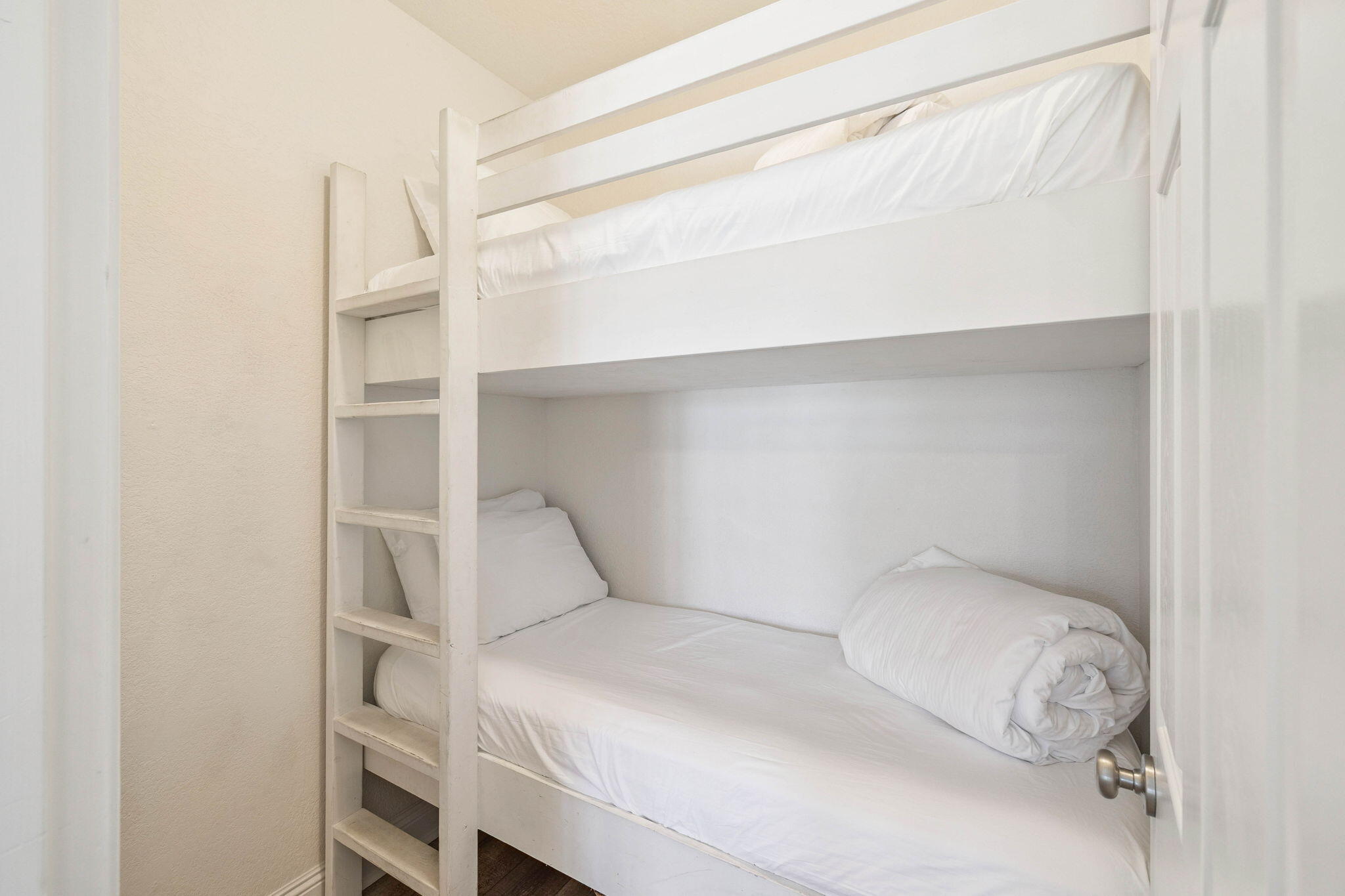 CRESCENT AT MIRAMAR BEACH THE - Residential