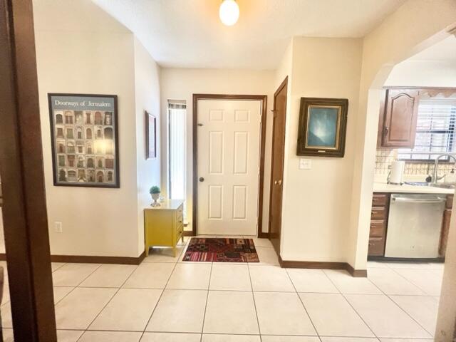 VALPARAISO PINECREST 5 - Residential Lease