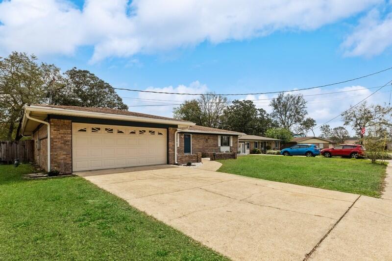 SHERWOOD FOREST - Residential