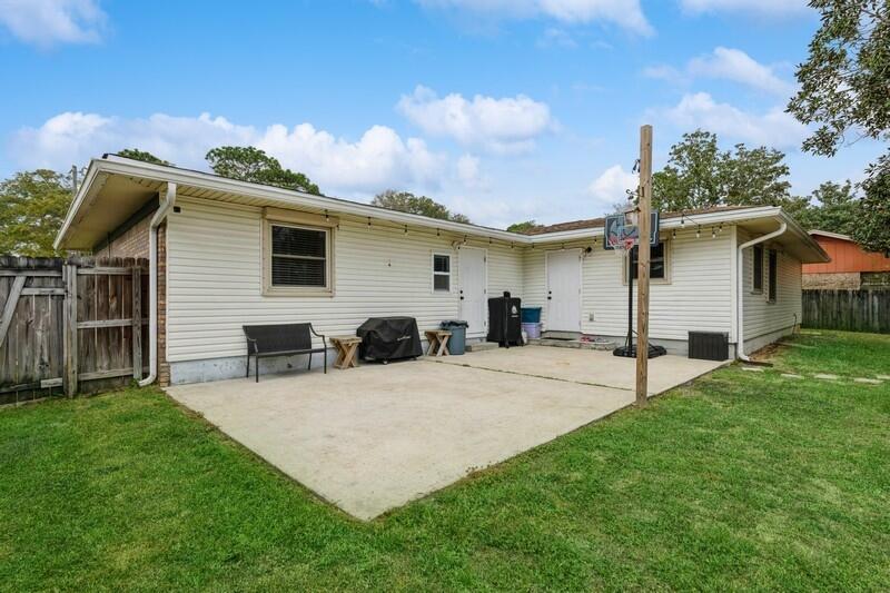 SHERWOOD FOREST - Residential
