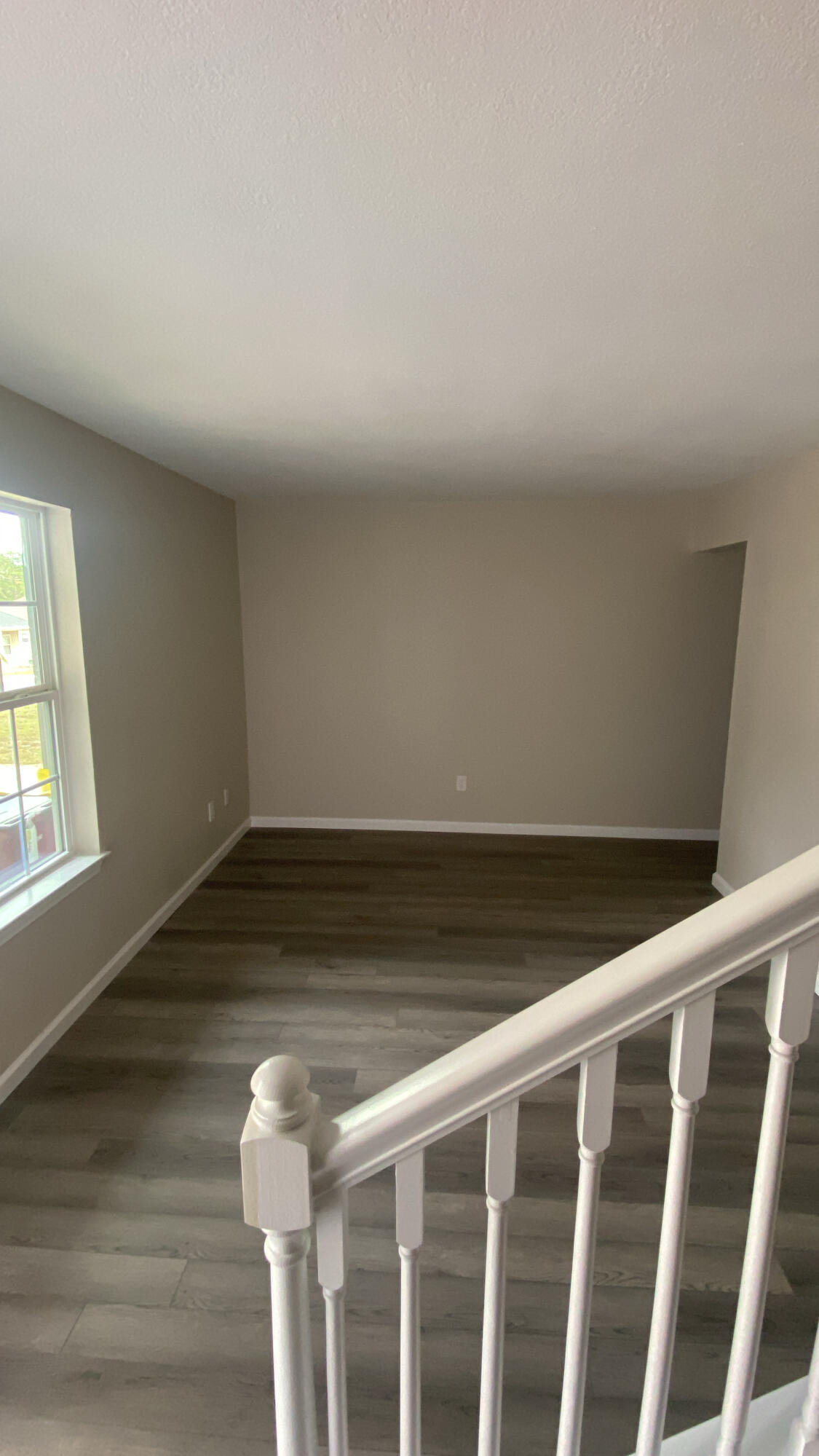 HAMPTONS TOWNHOMES THE - Residential Lease