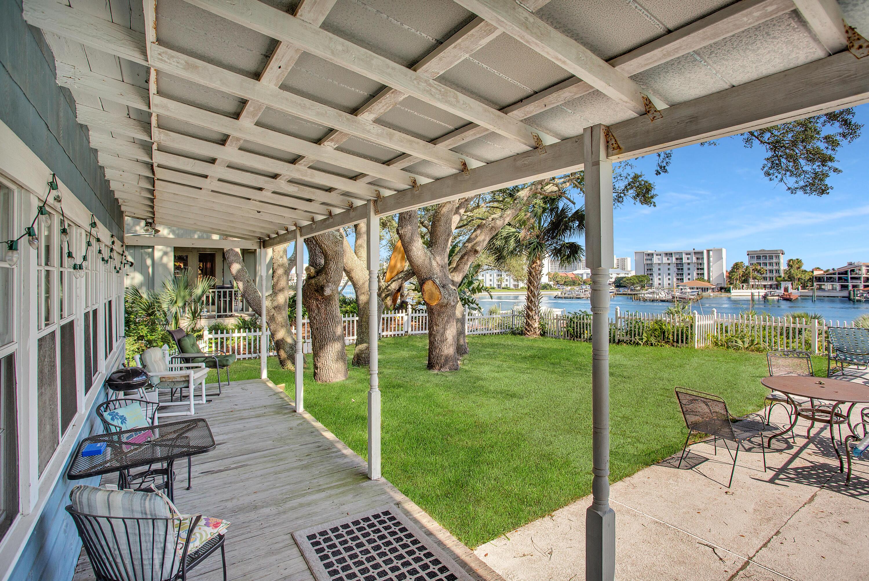 EAST PASS ADDN TO DESTIN - Land