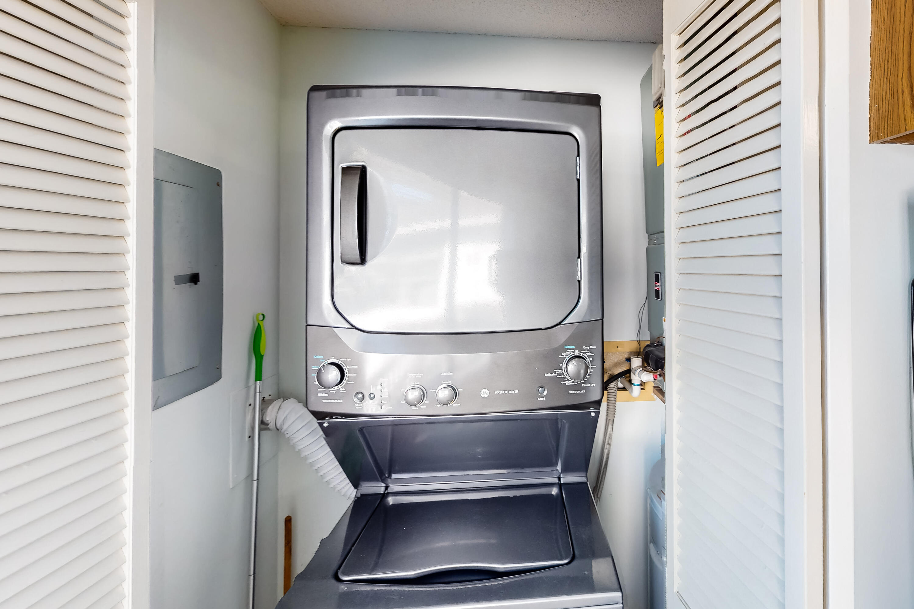 CRYSTAL VILLAGE CONDO PH 1 - Residential