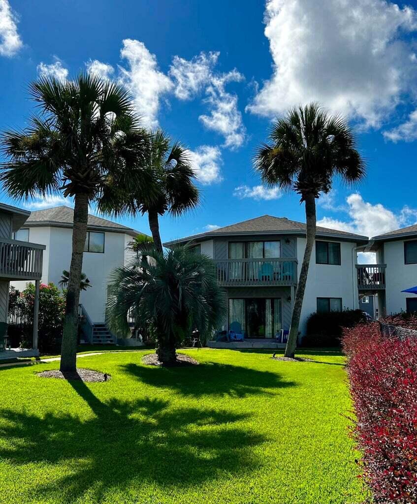 CRYSTAL VILLAGE CONDO PH 1 - Residential