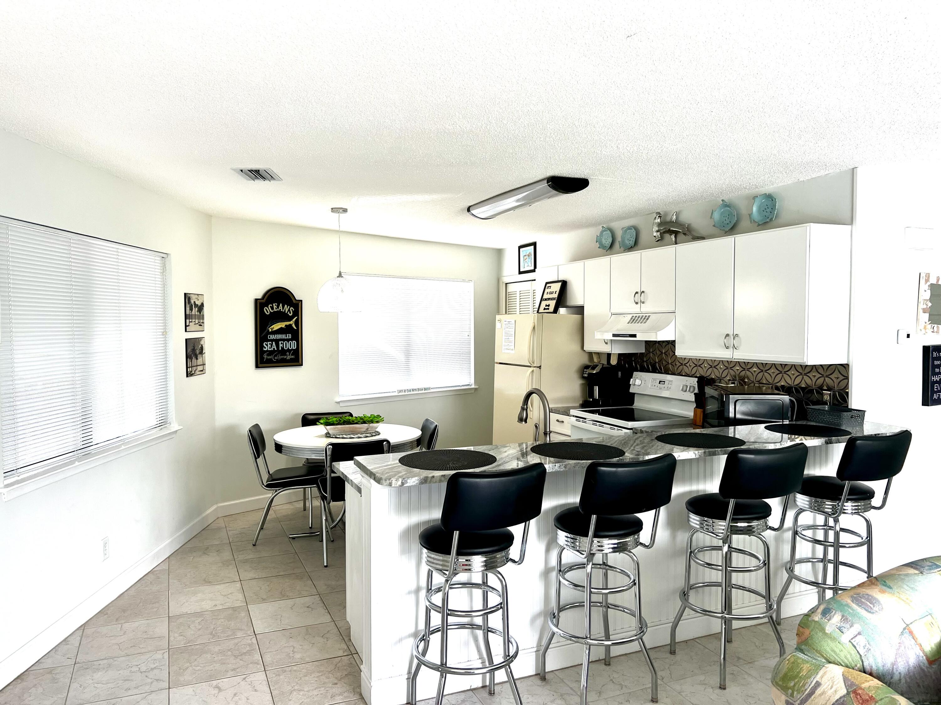 CRYSTAL VILLAGE CONDO PH 1 - Residential