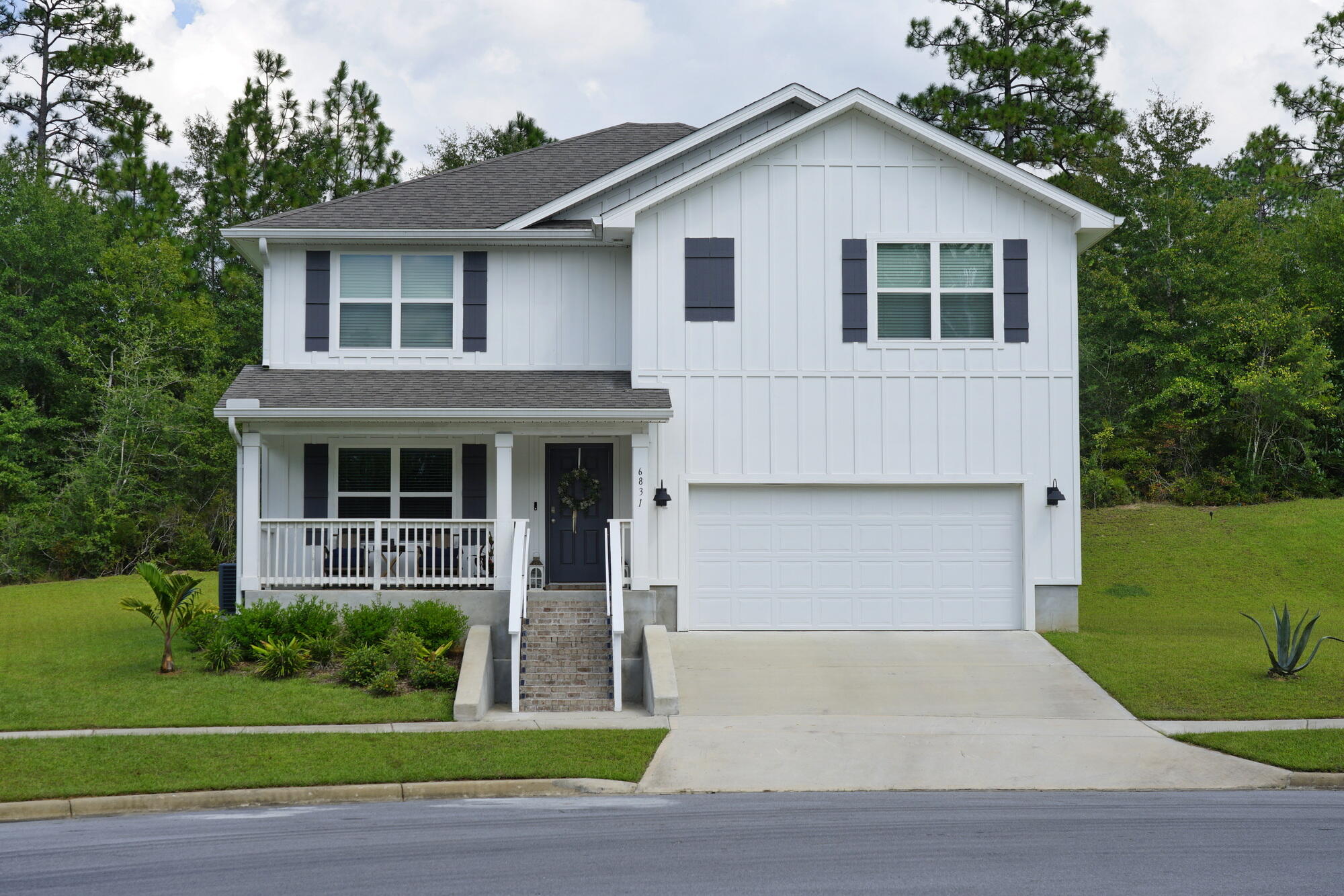 Stunning 2023 built home on a large 0.4 acre cul-de-sac lot! This spacious open concept floorplan offers plenty of room for entertaining with a large great room, eat in kitchen, and formal dining room. A bedroom and full bathroom on the main floor offer a perfect guest space with the additional bedrooms, two more full bathrooms, and the laundry room tucked away upstairs. Retreat to the primary bedroom boasting a luxurious en-suite bathroom and large walk-in closet with plenty of space to keep clutter tucked out of sight. The bonus room upstairs offers a functional flex space to perfectly accommodate any of your needs as a second living area, playroom, or whatever else you require! You don't want to miss this one, schedule your showing today