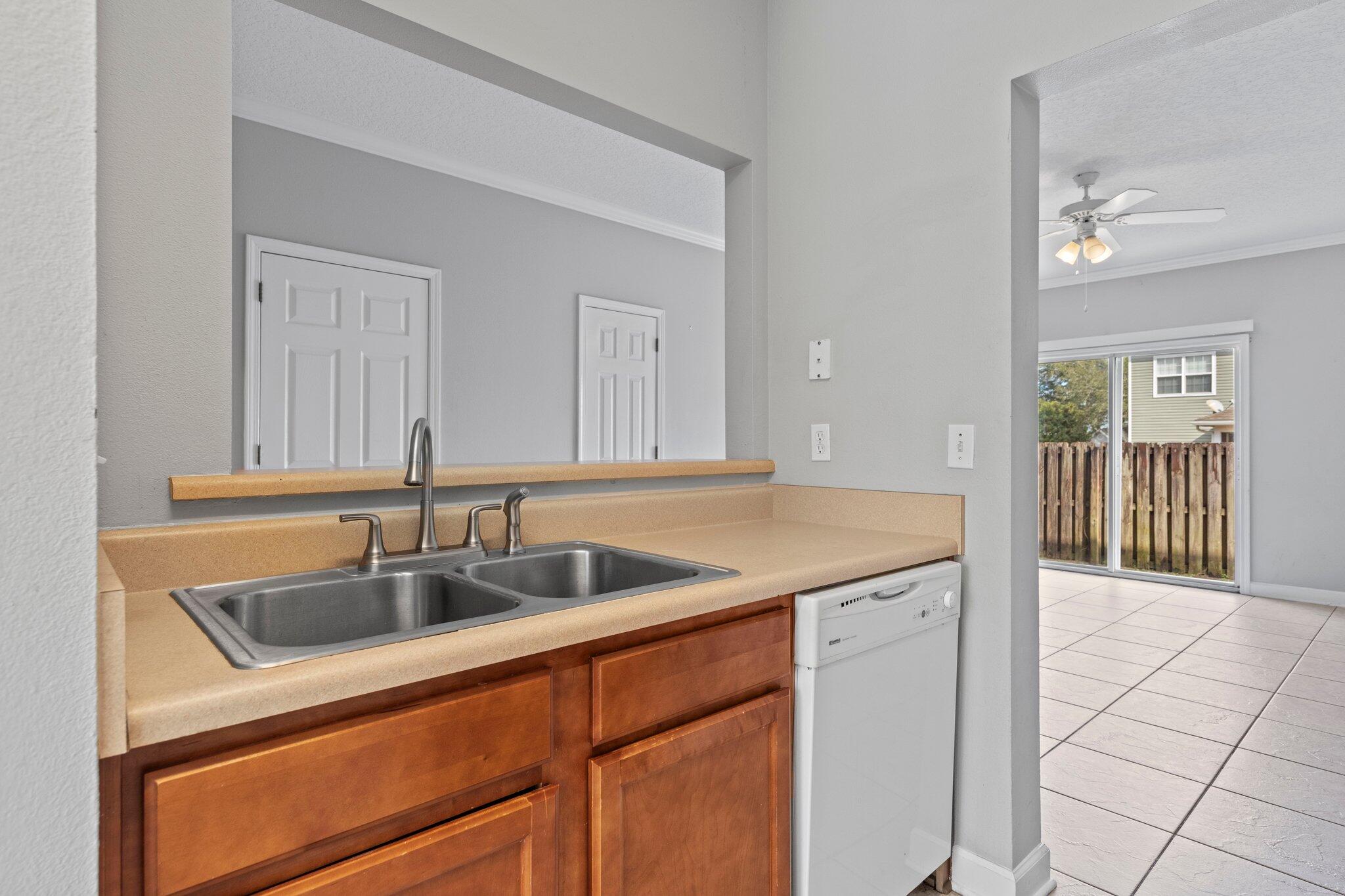 Miranda Apartments - Residential Lease