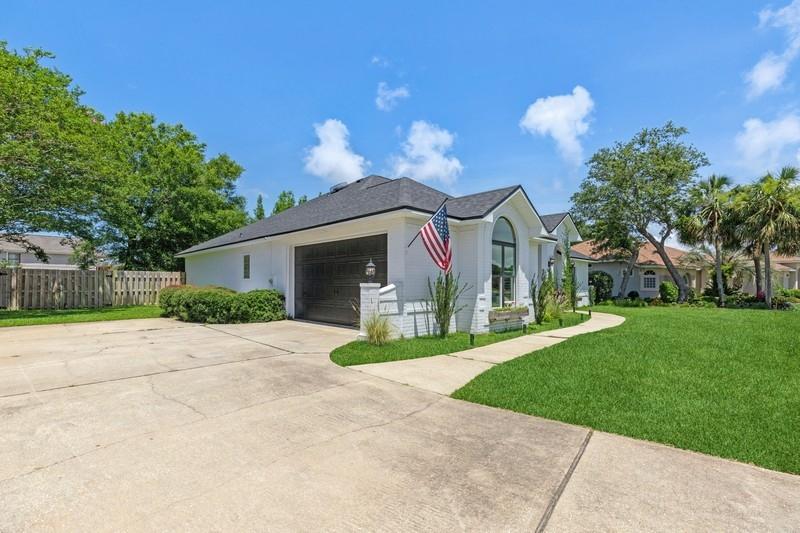 GRAND POINTE - Residential