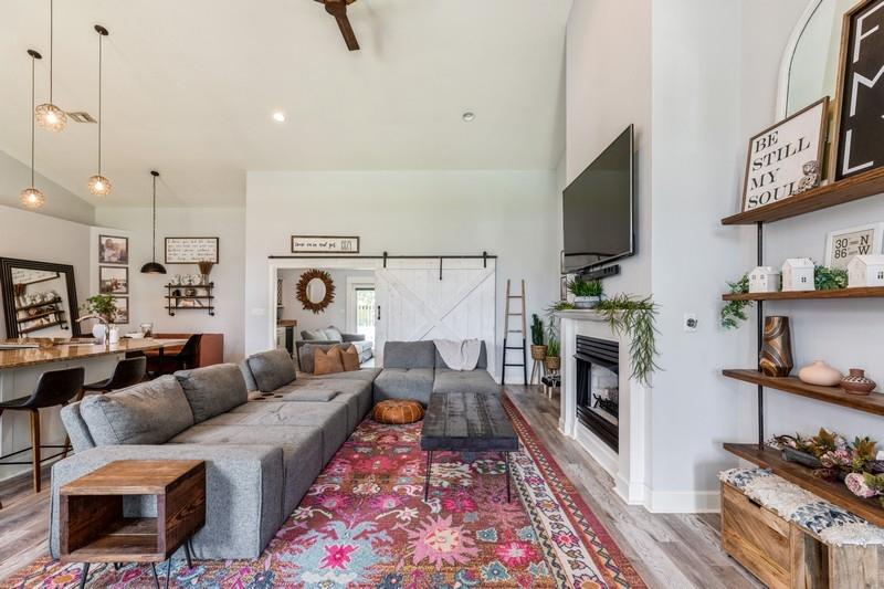 GRAND POINTE - Residential