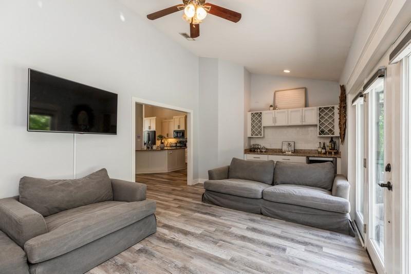 GRAND POINTE - Residential