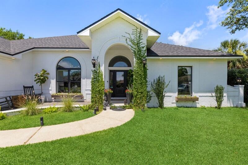 GRAND POINTE - Residential