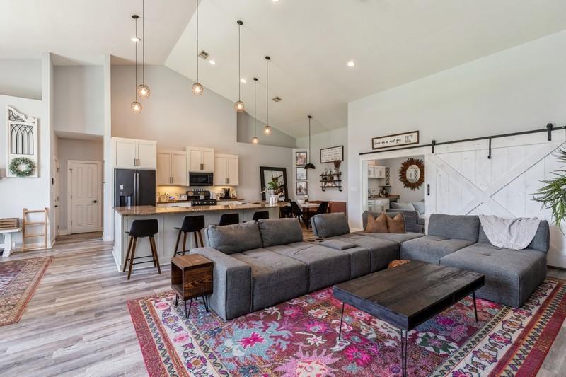 GRAND POINTE - Residential