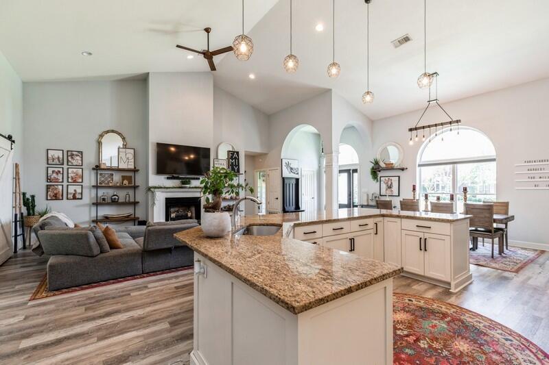 GRAND POINTE - Residential