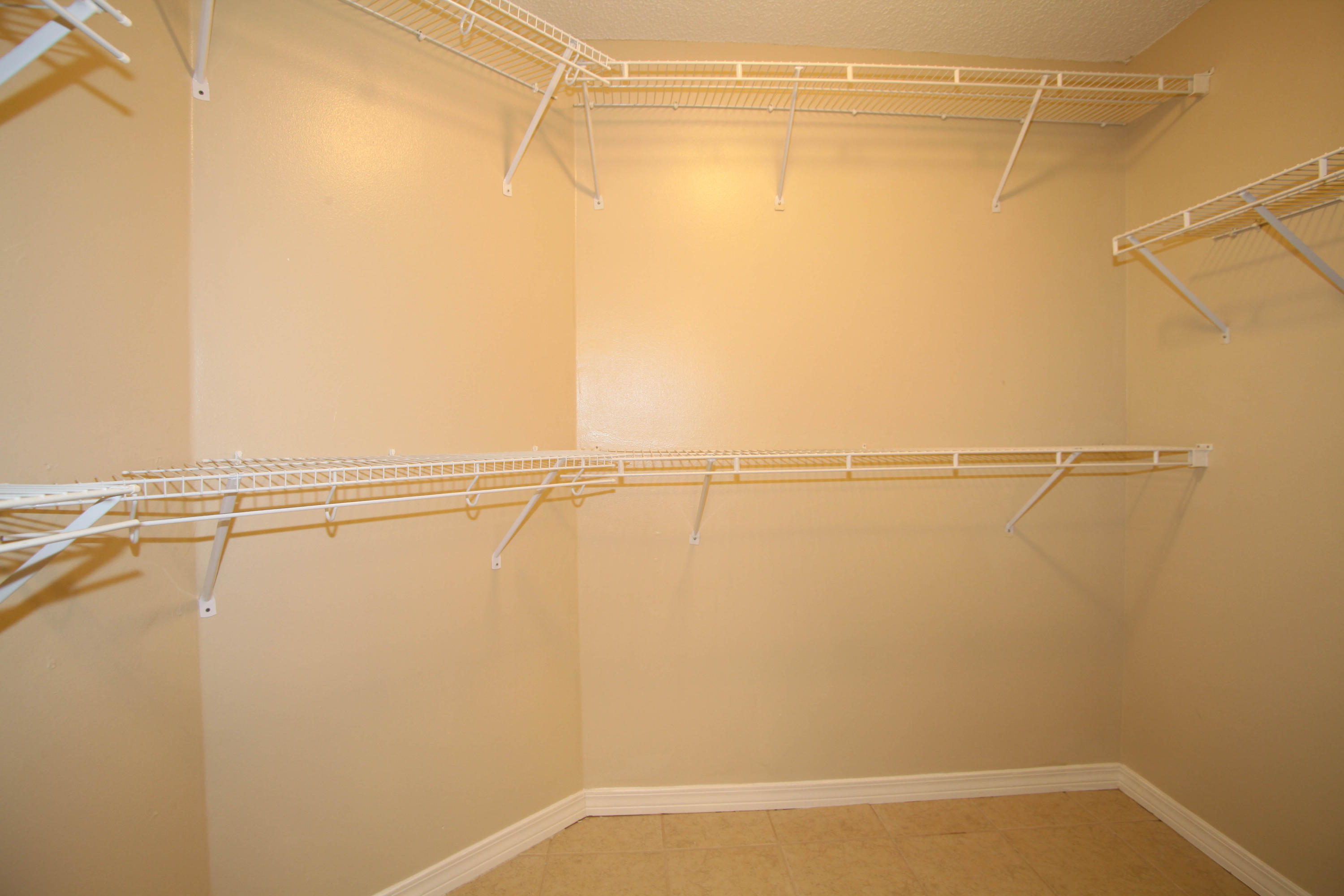 CHEROKEE BEND S/D - Residential