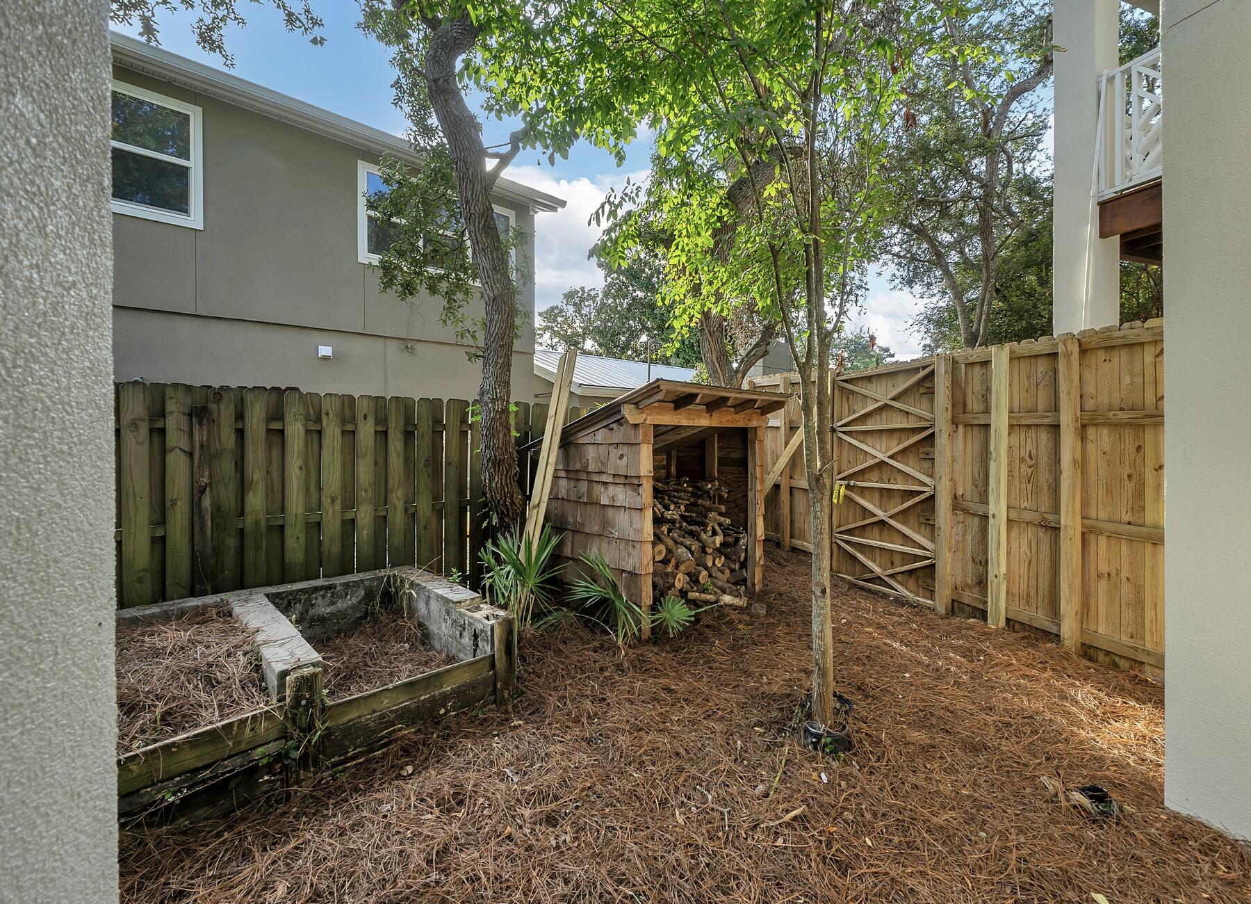 EASTERN LAKE ESTATES - Residential