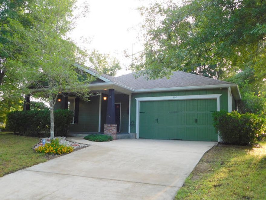 Beautiful Craftsman style home, So. of I-10, with a split bedroom floor plan & an open living concept. The home has been well cared for and has many nice upgraded features. Built in 2007, this home has on demand gas hot water, gas heat and a gas corner fireplace. The interior is trimmed out in Craftsman style casing and doors. There are transom windows, tile, wood laminate and carpeted floors, maple cabinetry and the open kitchen comes with the major appliances. Outside you will find a peaceful, shaded lot, privacy wood fencing, a full in ground sprinkler system, the Craftsman style touches a large covered front porch for relaxing and entertaining guests. The seller is even offering a one year home warranty for that extra peace of mind. Awesome home & South Side Location!