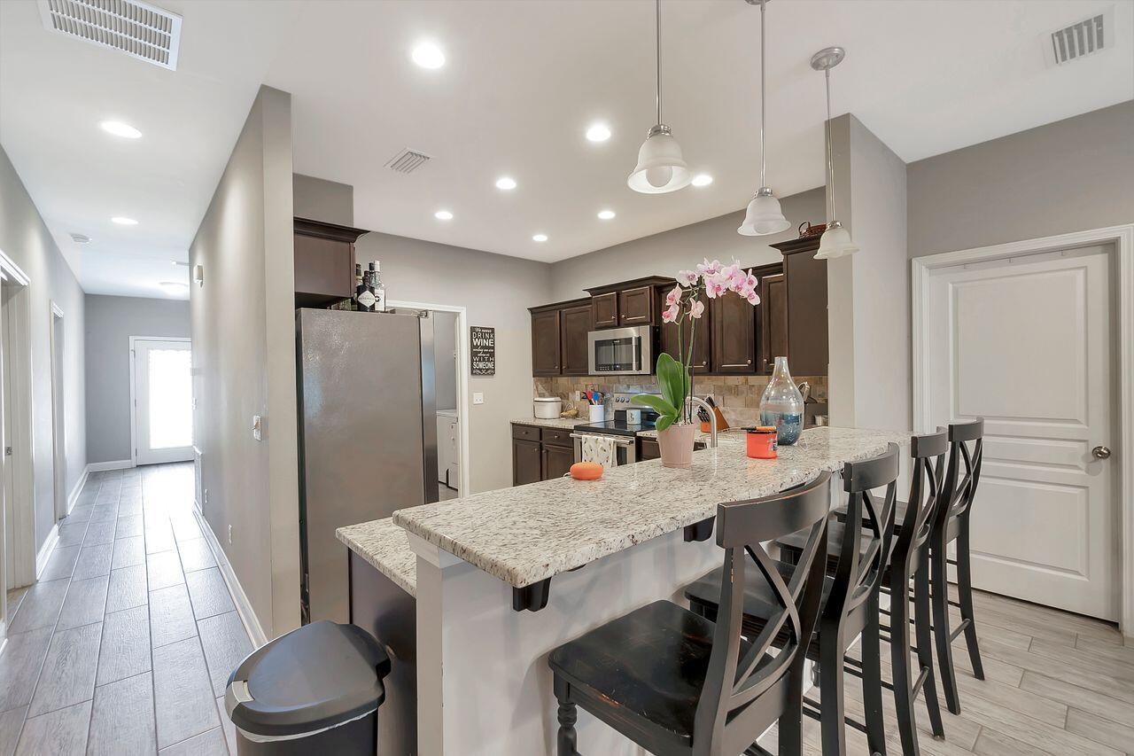 CRESCENT SHORES - Residential