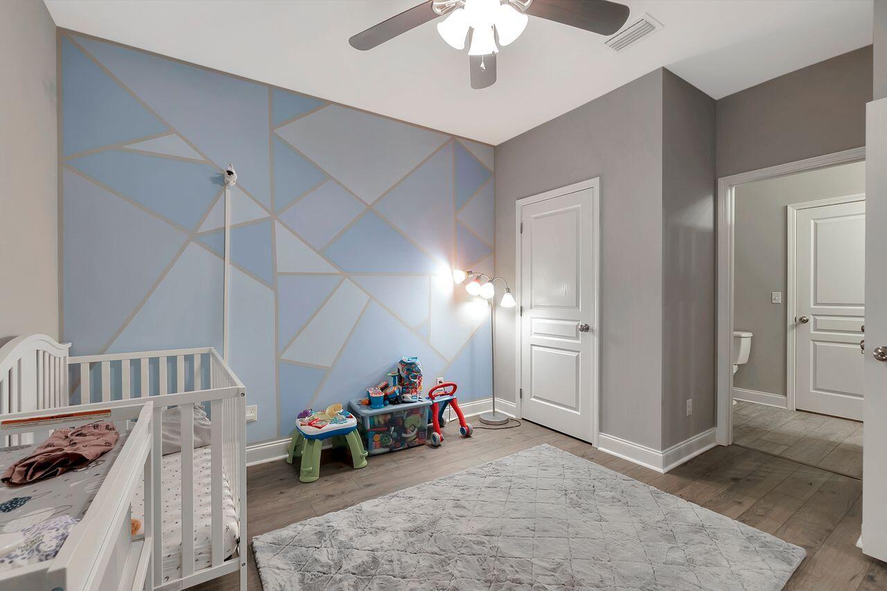 CRESCENT SHORES - Residential