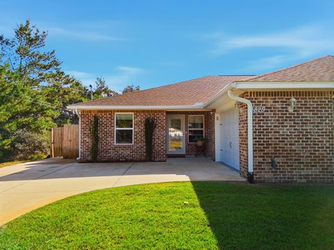 Photo of 1825 Sundown Dr Dr, Navarre, FL 32566 (MLS # 991466)