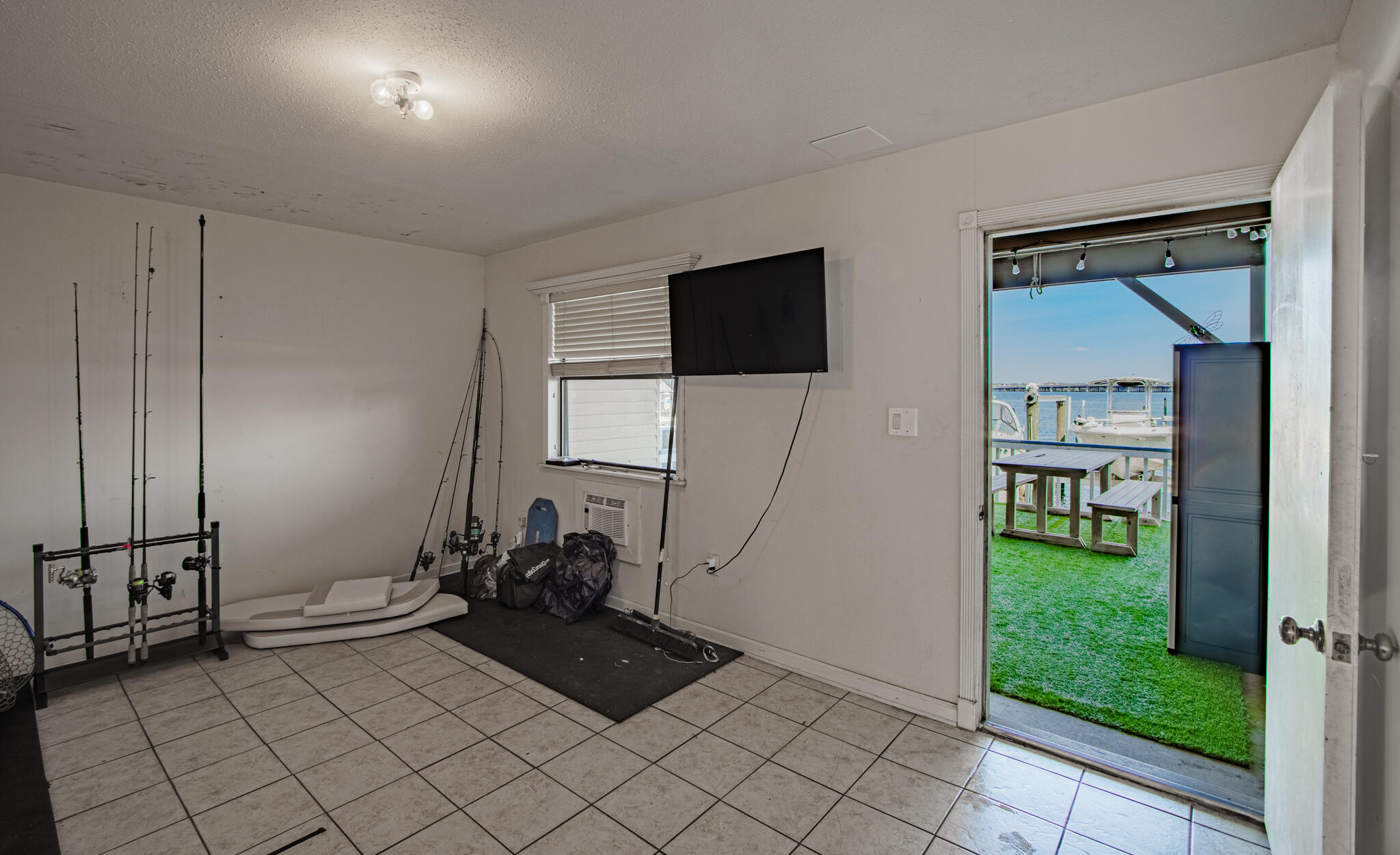 SNUG HARBOR TOWNHOMES - Residential