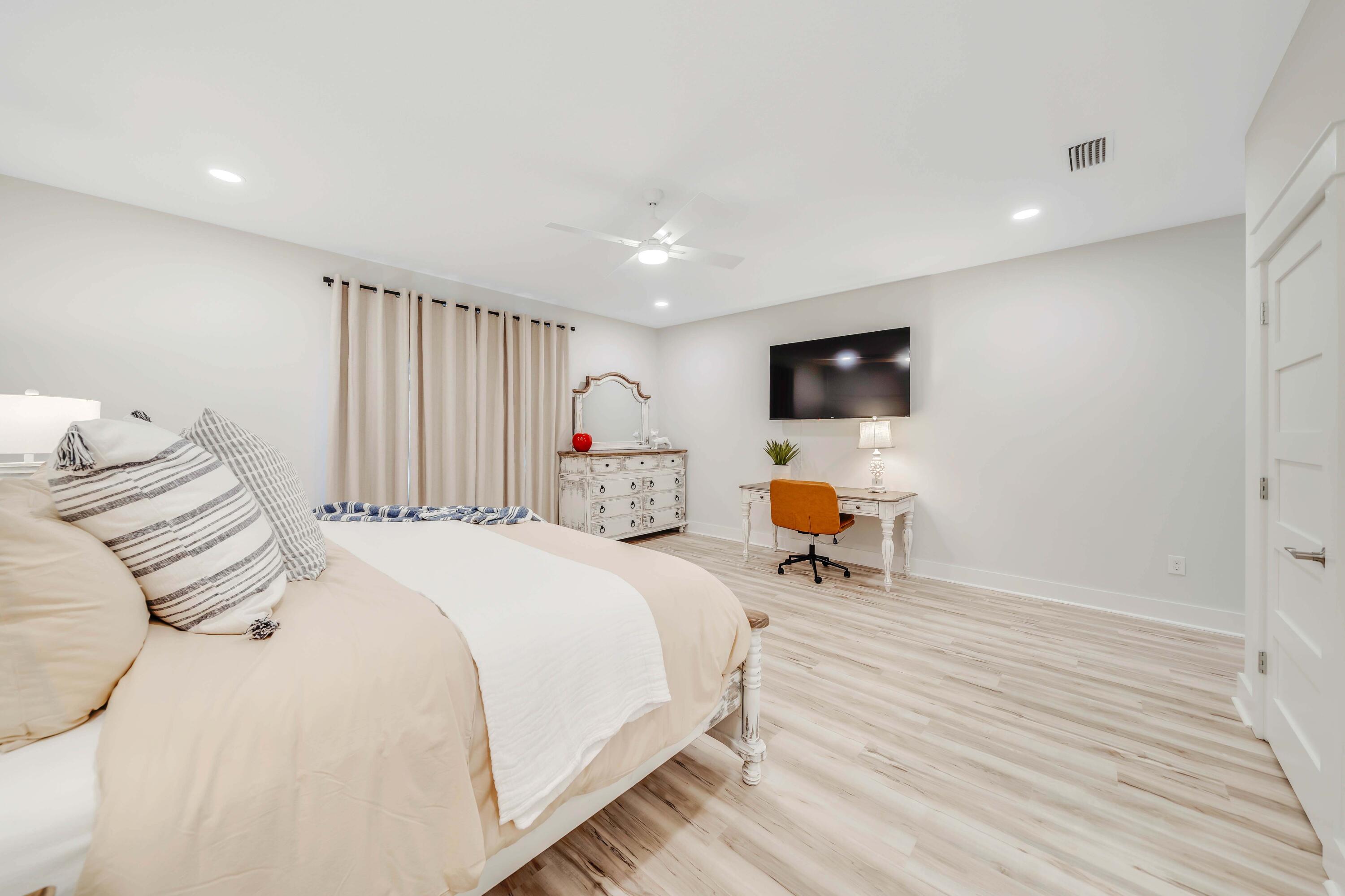 LAGUNA BEACH - Residential