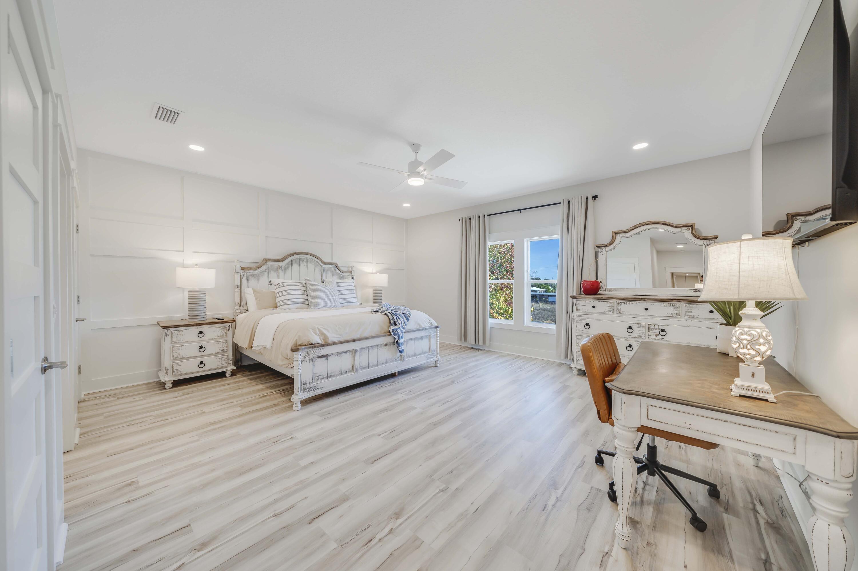 LAGUNA BEACH - Residential