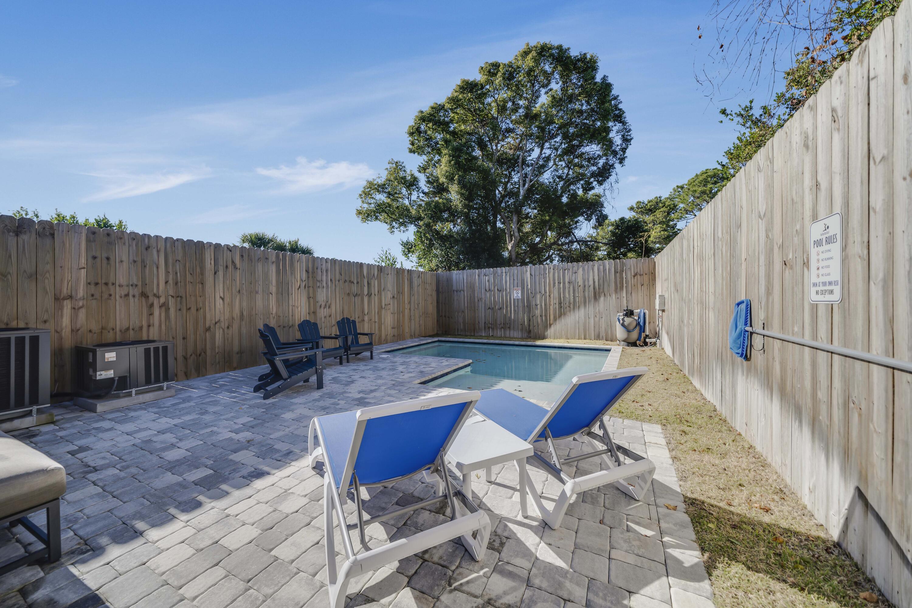 LAGUNA BEACH - Residential