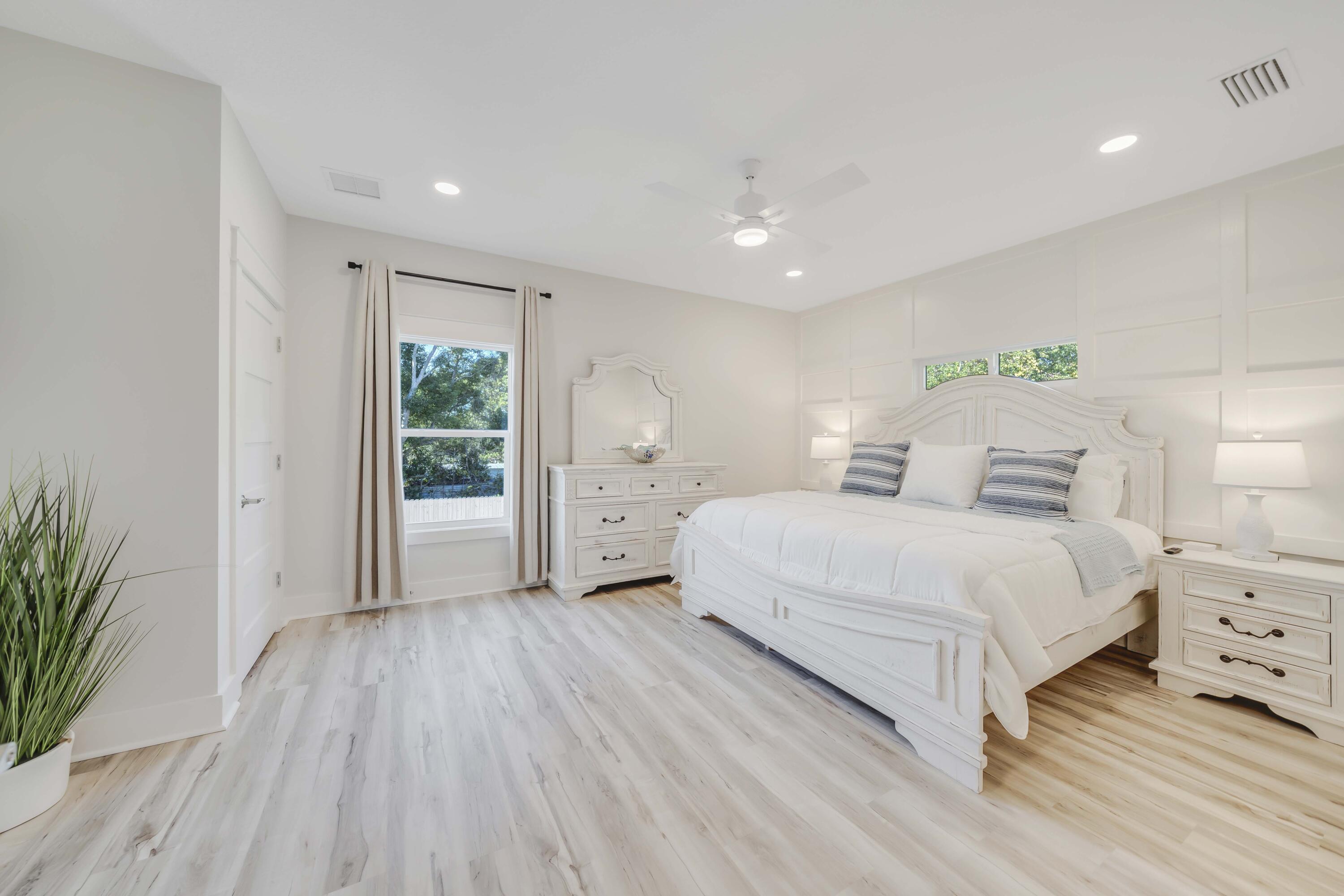 LAGUNA BEACH - Residential