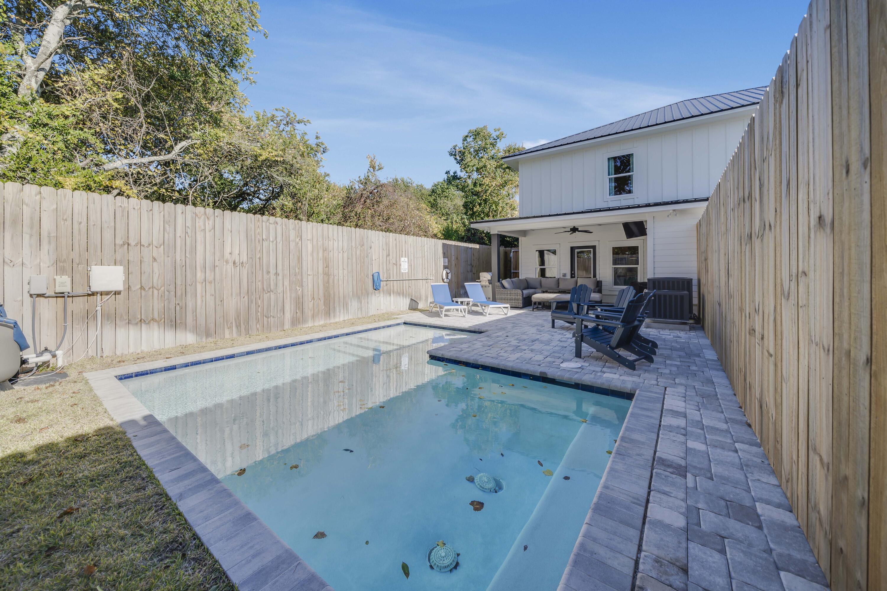 LAGUNA BEACH - Residential