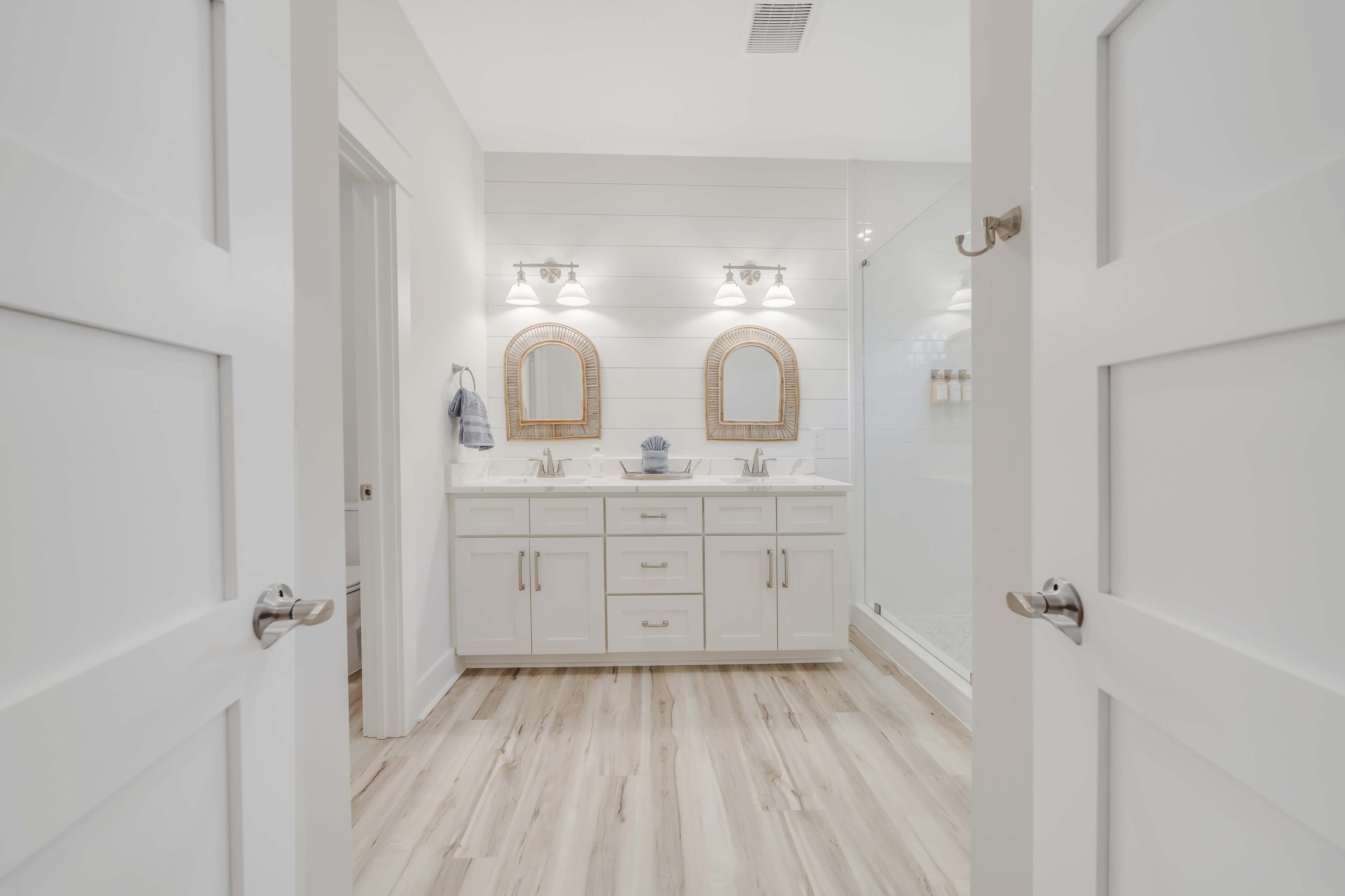 LAGUNA BEACH - Residential